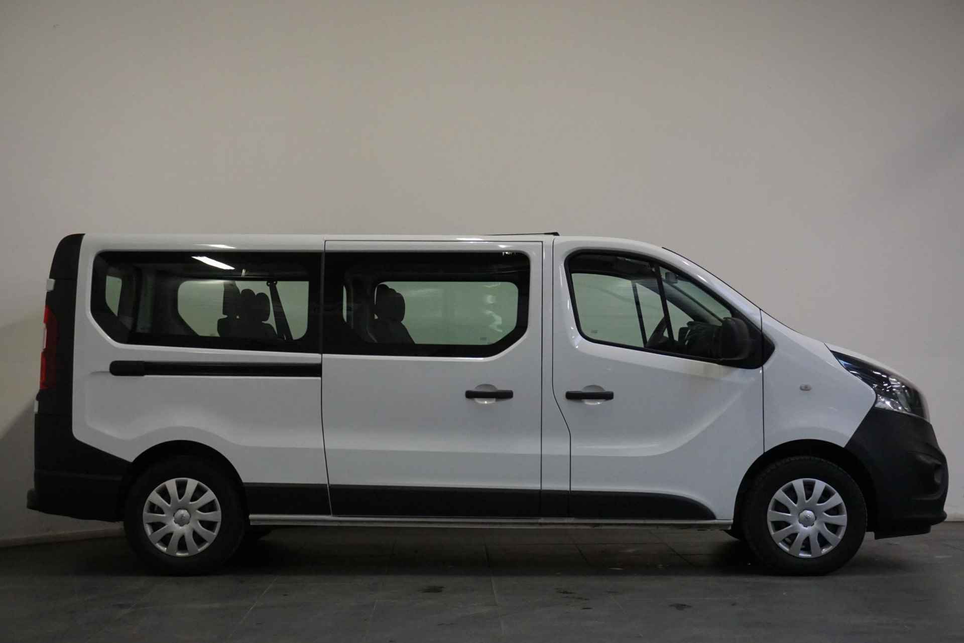 Opel Vivaro Combi 1.6 CDTI L2H1 8-Persoons PERSONENBUS Incl. BTW/Bpm Airco|Bluetooth|Lang| - 17/22