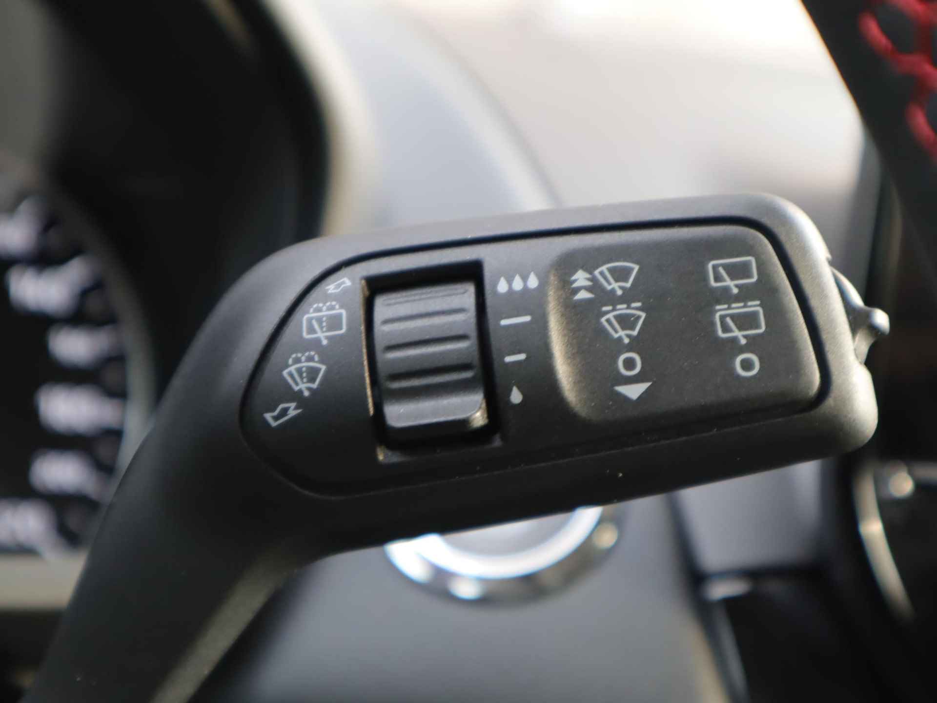 Ford EcoSport 1.0 EcoBoost ST-Line 125pk | DEMO | Stoel- stuur en voorruitverwarming | BLISS | Navigatie | 17inch lichtmetalen velgen | Parkeer sensoren voor en achter | Achteruitrij camera | B&O Audio - 32/57