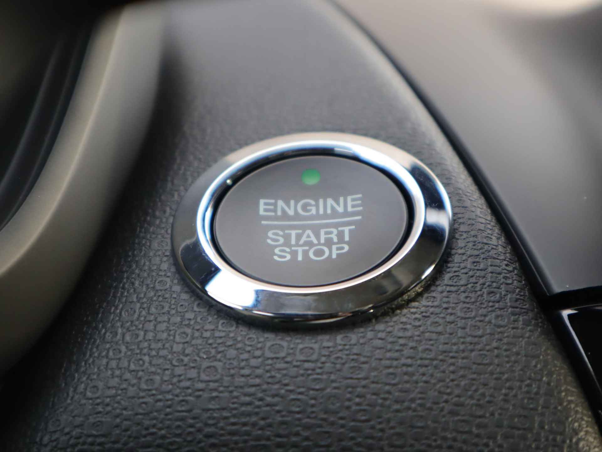 Ford EcoSport 1.0 EcoBoost ST-Line 125pk | DEMO | Stoel- stuur en voorruitverwarming | BLISS | Navigatie | 17inch lichtmetalen velgen | Parkeer sensoren voor en achter | Achteruitrij camera | B&O Audio - 33/57