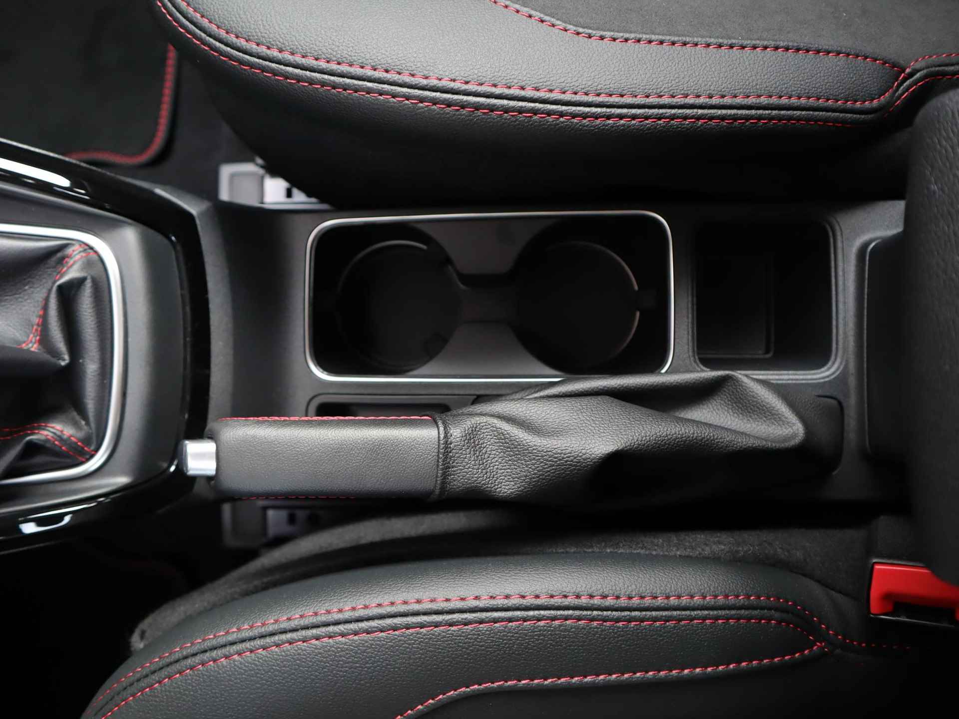 Ford EcoSport 1.0 EcoBoost ST-Line 125pk | DEMO | Stoel- stuur en voorruitverwarming | BLISS | Navigatie | 17inch lichtmetalen velgen | Parkeer sensoren voor en achter | Achteruitrij camera | B&O Audio - 46/57