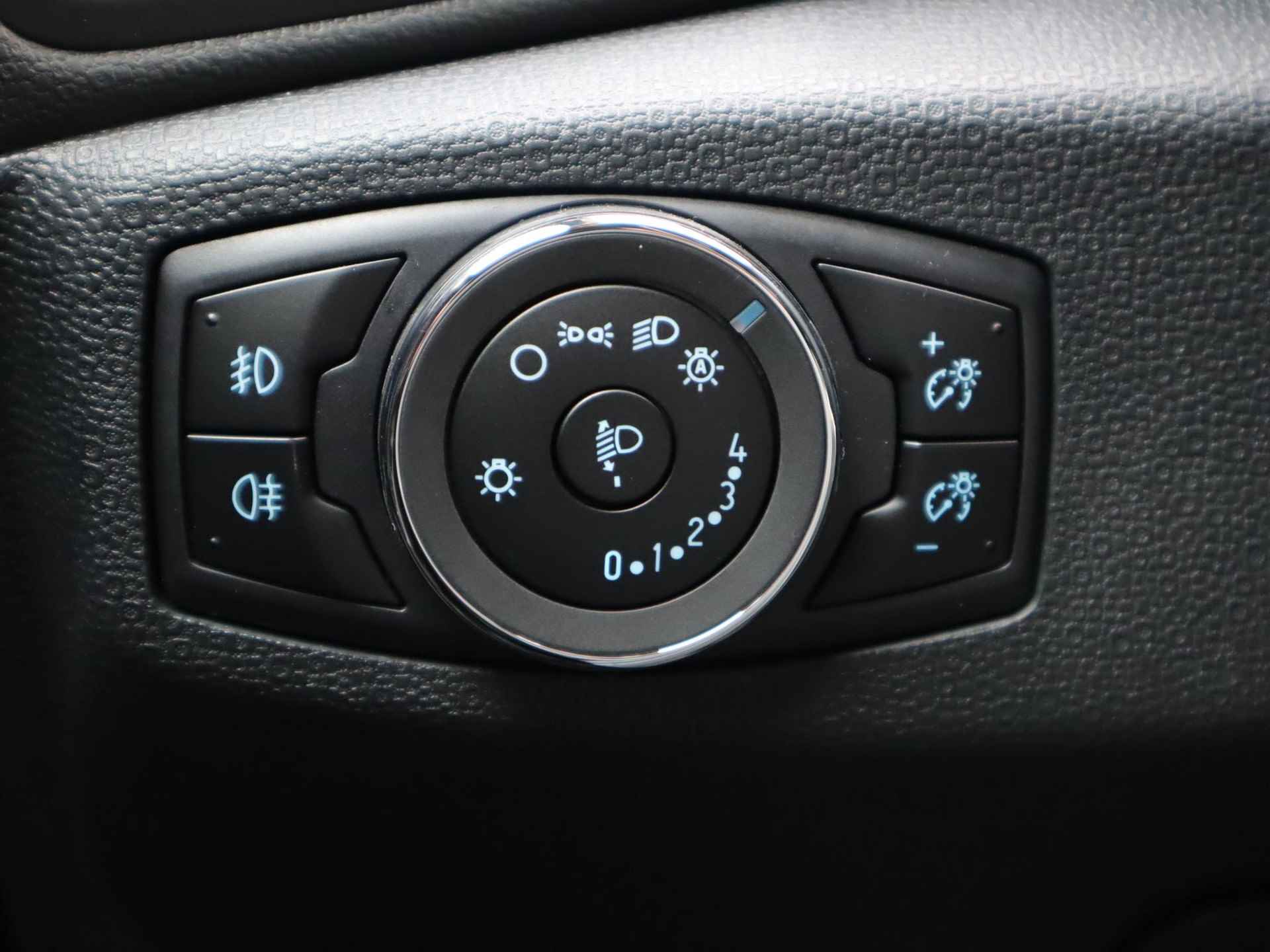 Ford EcoSport 1.0 EcoBoost ST-Line 125pk | DEMO | Stoel- stuur en voorruitverwarming | BLISS | Navigatie | 17inch lichtmetalen velgen | Parkeer sensoren voor en achter | Achteruitrij camera | B&O Audio - 49/57