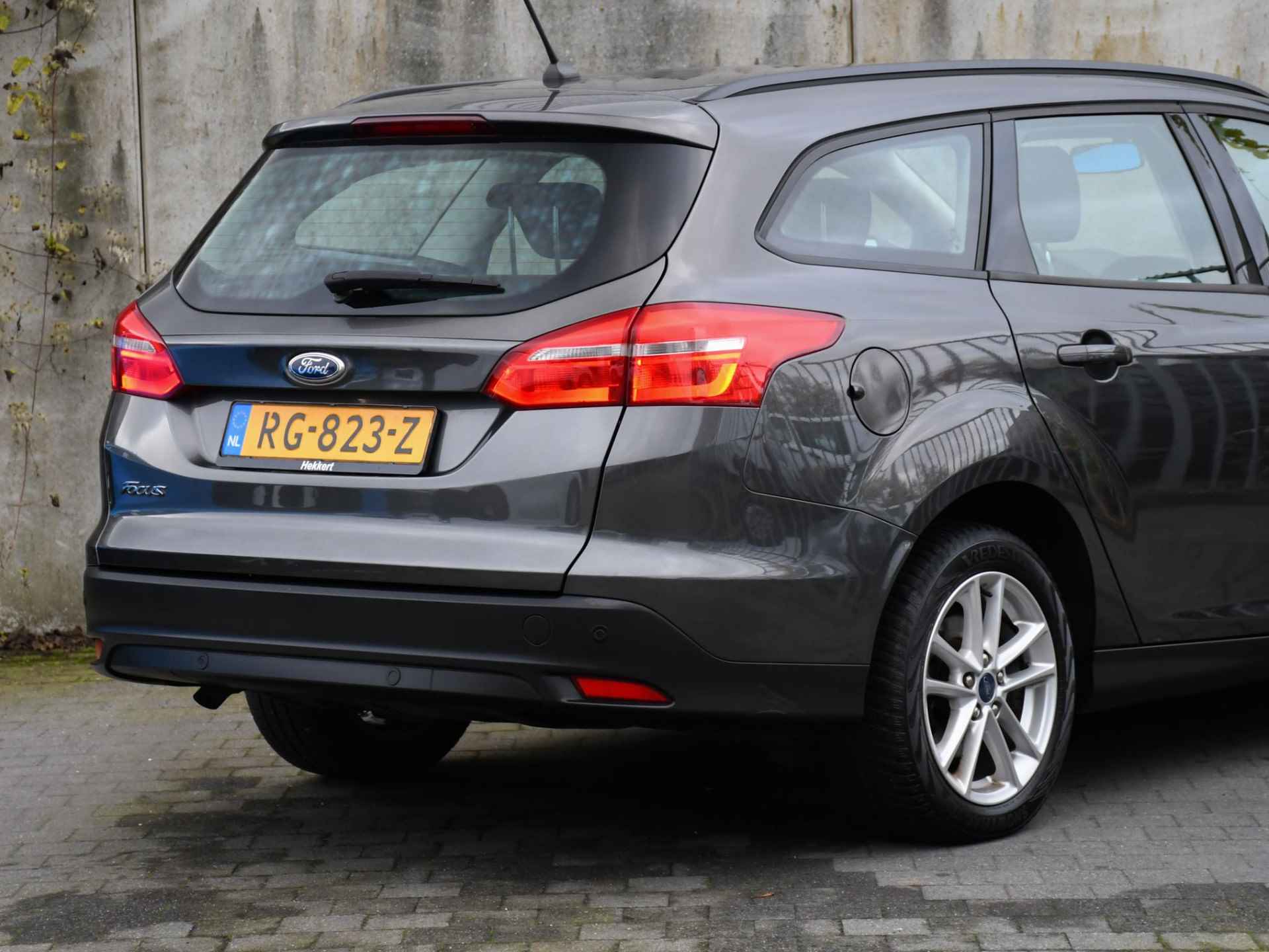 Ford Focus Wagon Lease Edition 1.0 100pk PDC ACHTER | NAVI | CRUISE.C | APPLE-CARPLAY | QUICK CLEAR | 16''LM - 5/30