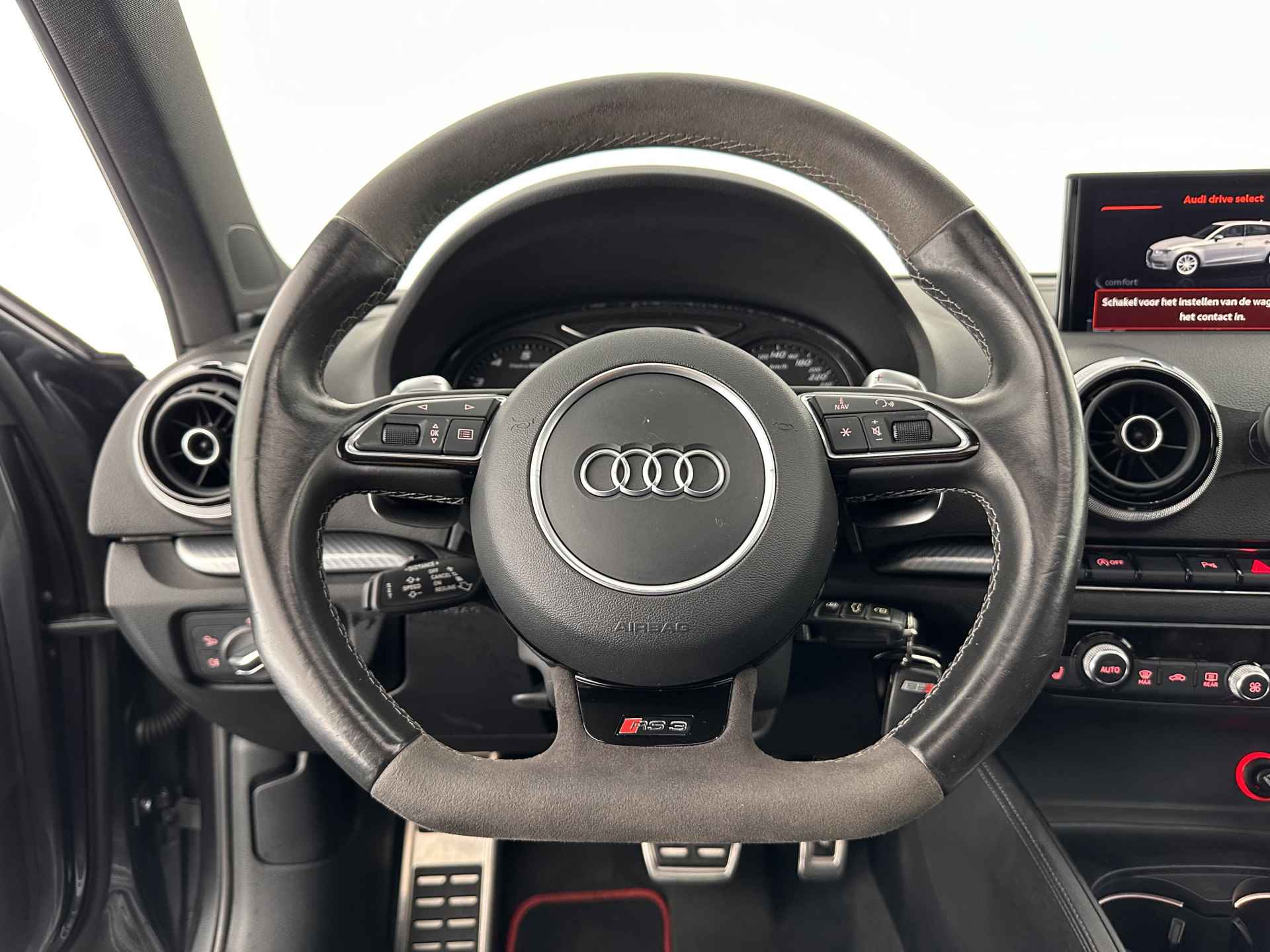 Audi RS3 Sportback 2.5 TFSI Quattro S-Line-Sportpack Aut. *PANO | MILLITEK-EXHAUST | RS-SPORT-SEATS | SHIFT-PADDLES | NAPPA-FULL-LEATHER | BANG/OLUFSEN-AUDIO | ADAPTIVE-CRUISE | DAB+ | FULL-LED | CAMERA | NAVI-FULLMAP | 19''ALU* - 18/36