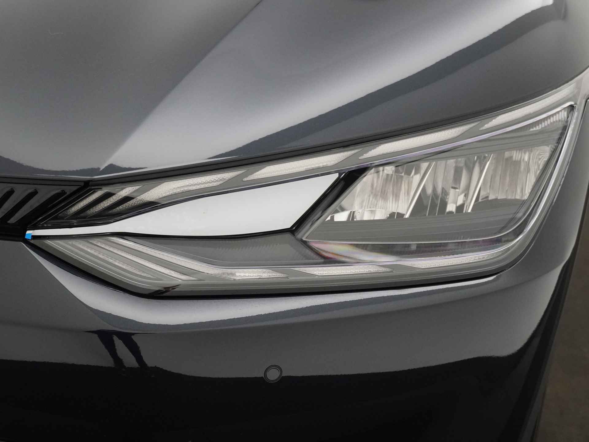 Kia Ev6 Light Edition 58 kWh - Achteruitrijcamera - Apple CarPlay/Android Auto - Cruise Control Adaptief - Led Koplampen - Batterijverwarming - Fabrieksgarantie tot 2031 - 14/47