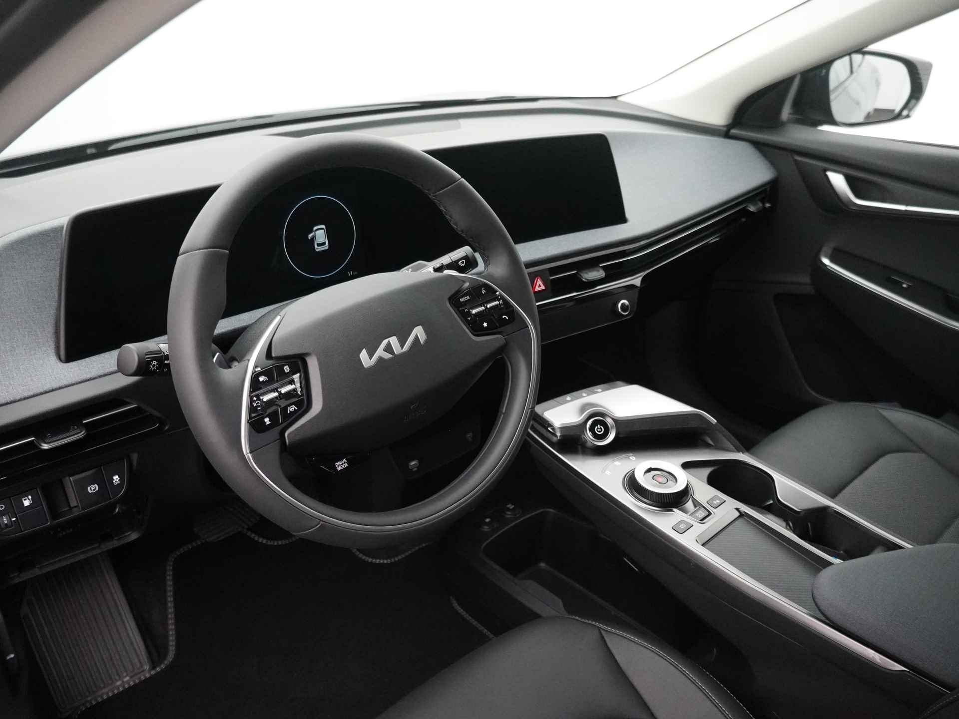Kia Ev6 Light Edition 58 kWh - Achteruitrijcamera - Apple CarPlay/Android Auto - Cruise Control Adaptief - Led Koplampen - Batterijverwarming - Fabrieksgarantie tot 2031 - 18/47
