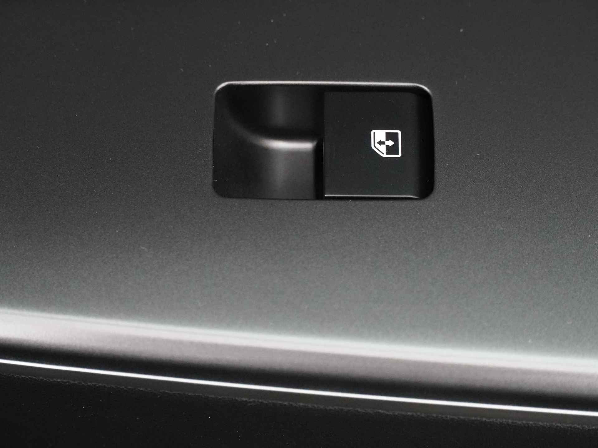 Kia Ev6 Light Edition 58 kWh - Achteruitrijcamera - Apple CarPlay/Android Auto - Cruise Control Adaptief - Led Koplampen - Batterijverwarming - Fabrieksgarantie tot 2031 - 43/47