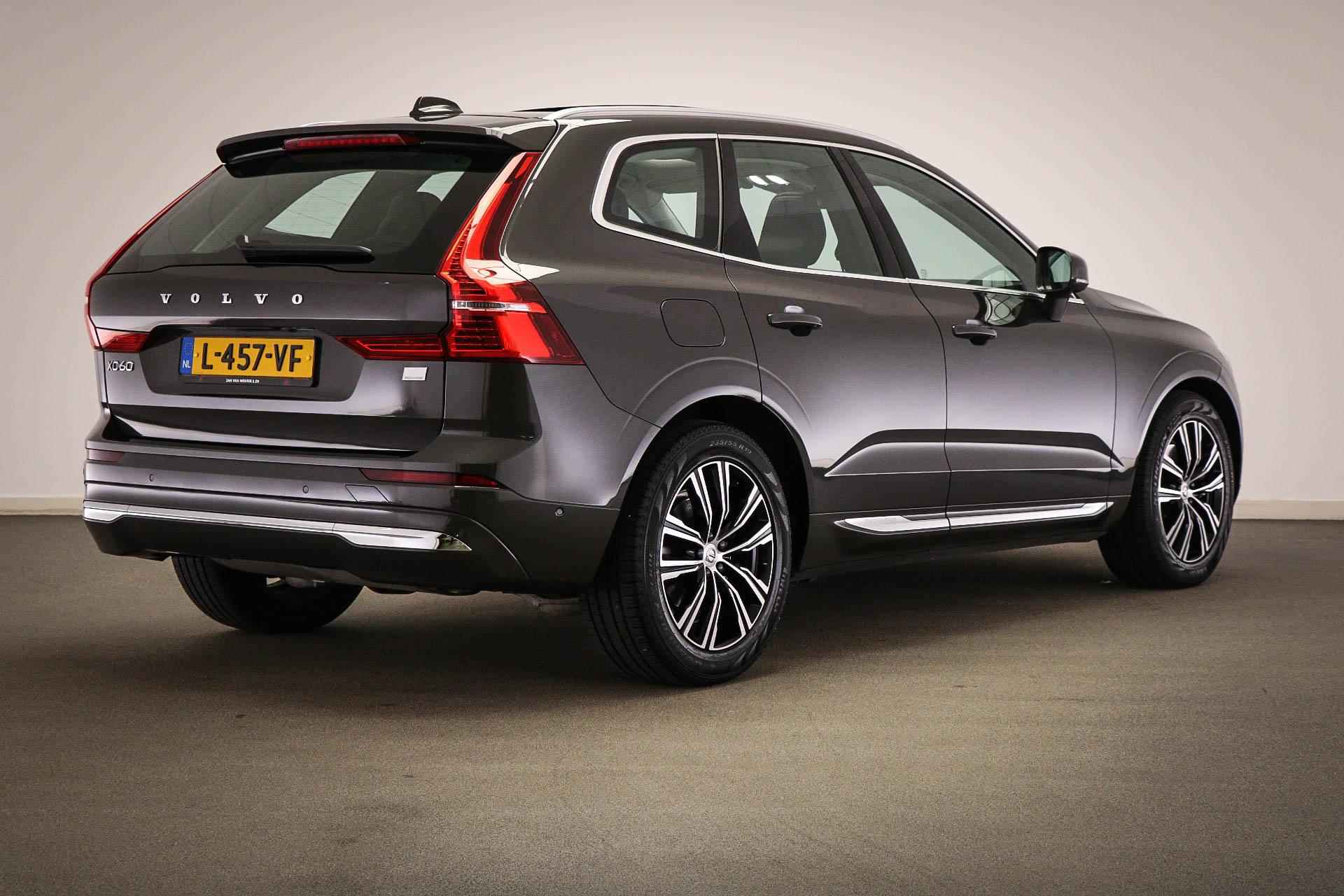 Volvo XC60 2.0 Recharge T8 AWD Inscription Exclusive | LIGHTNING PACK | LUCHTVERING |  PANORAMADAK - 2/61