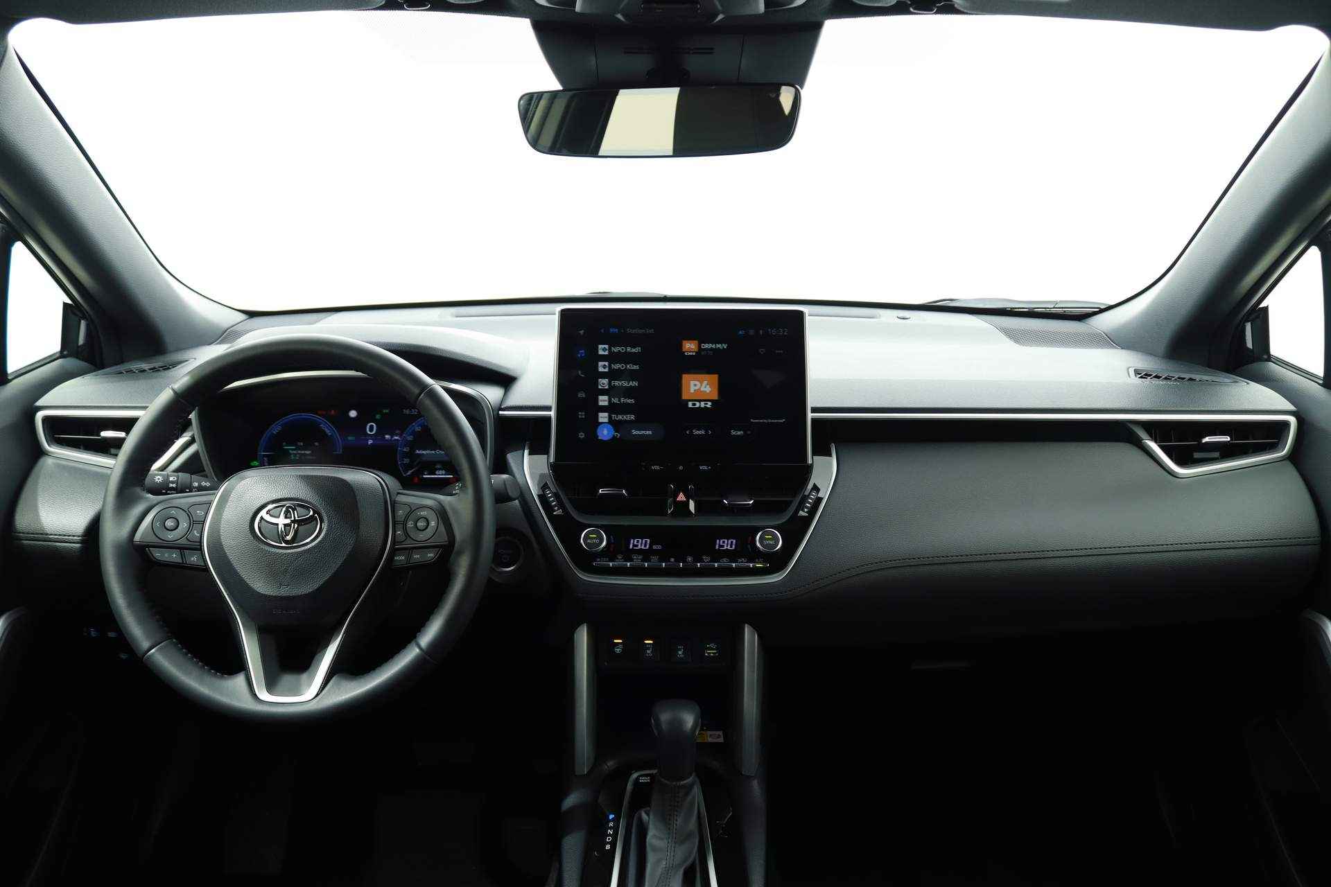 Toyota Corolla Cross 2.0 HYBRID 200PK STYLE COMFORT | Adaptive Cruise | El. achterklep | Camera - 3/40