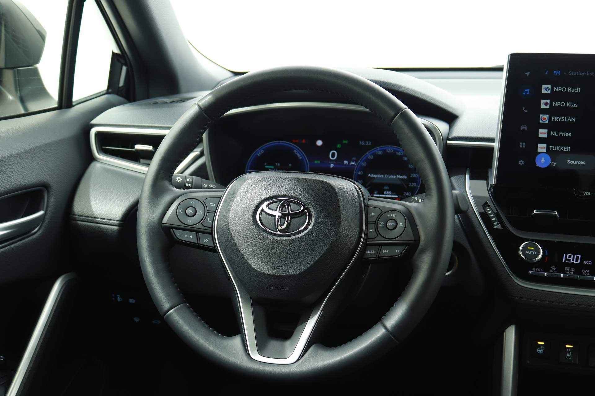 Toyota Corolla Cross 2.0 HYBRID 200PK STYLE COMFORT | Adaptive Cruise | El. achterklep | Camera - 7/40