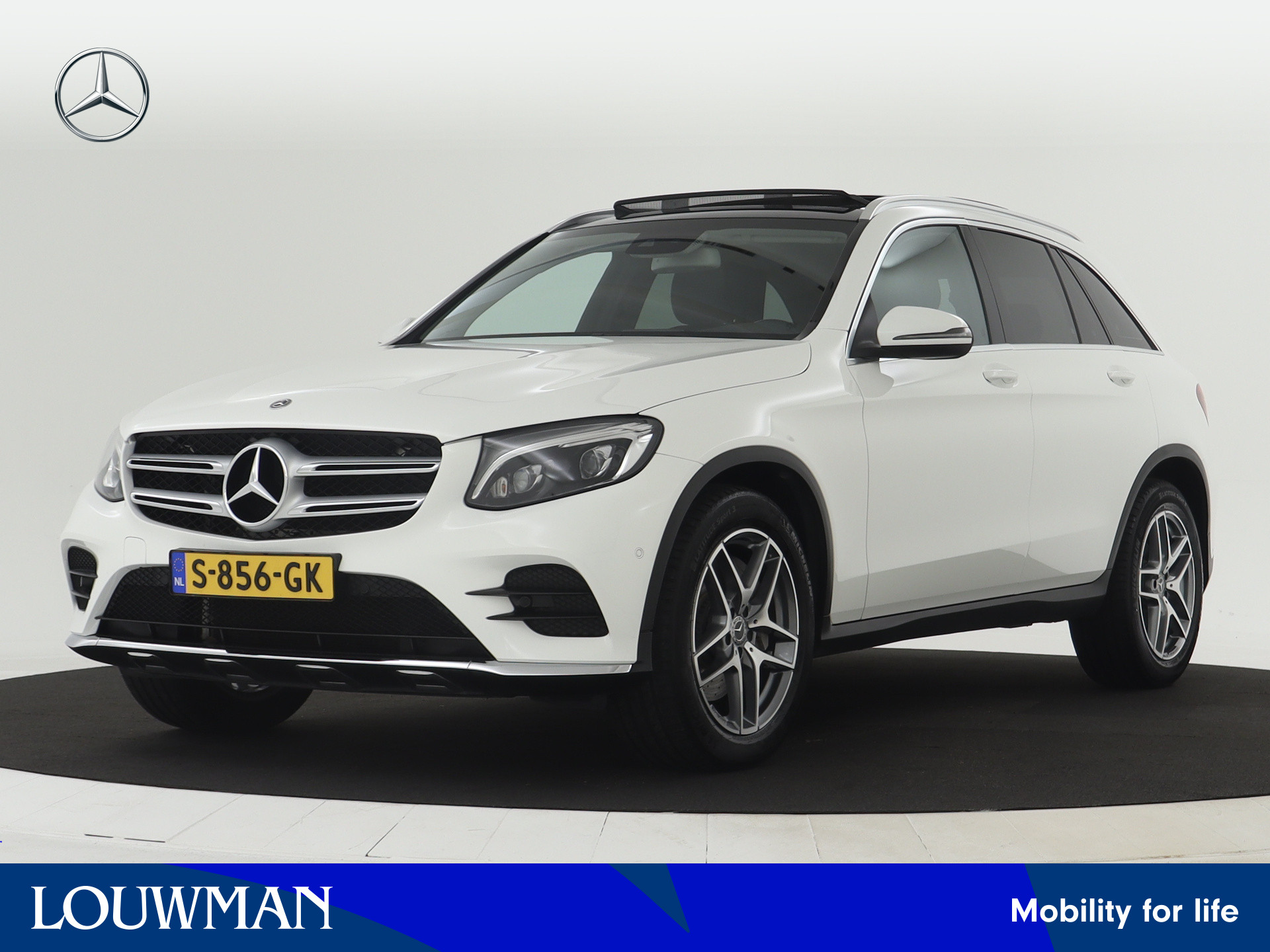 Mercedes-Benz GLC 250 4MATIC Premium Plus AMG | Panoramadak | Trekhaak | Navigatie | Camera | Stoelverwarming |