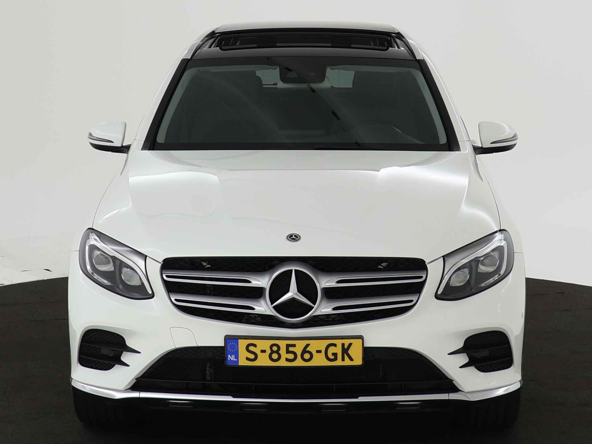 Mercedes-Benz GLC 250 4MATIC Premium Plus AMG | Panoramadak | Trekhaak | Navigatie | Camera | Stoelverwarming | - 29/47