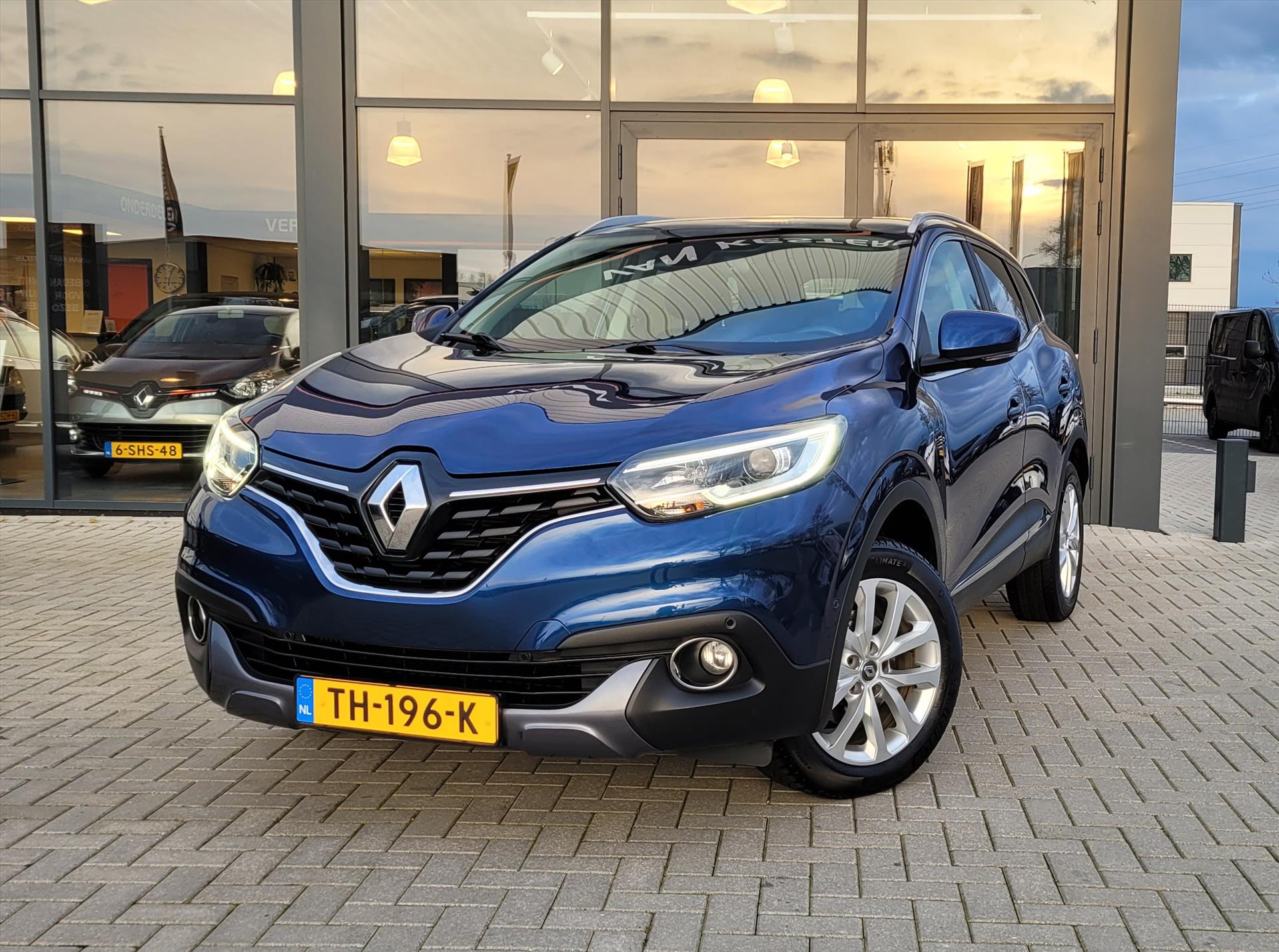 RENAULT Kadjar TCe 130pk Intens / Trekhaak / Panoramadak / Navigatie / Camera