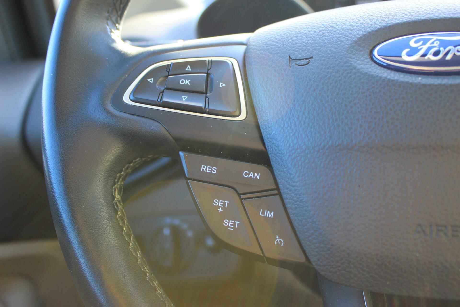 Ford C-Max 1.5 Titanium // Trekhaak - Navigatie - Camera - Apple CarPlay & Android Auto - Cruise control - 20/22