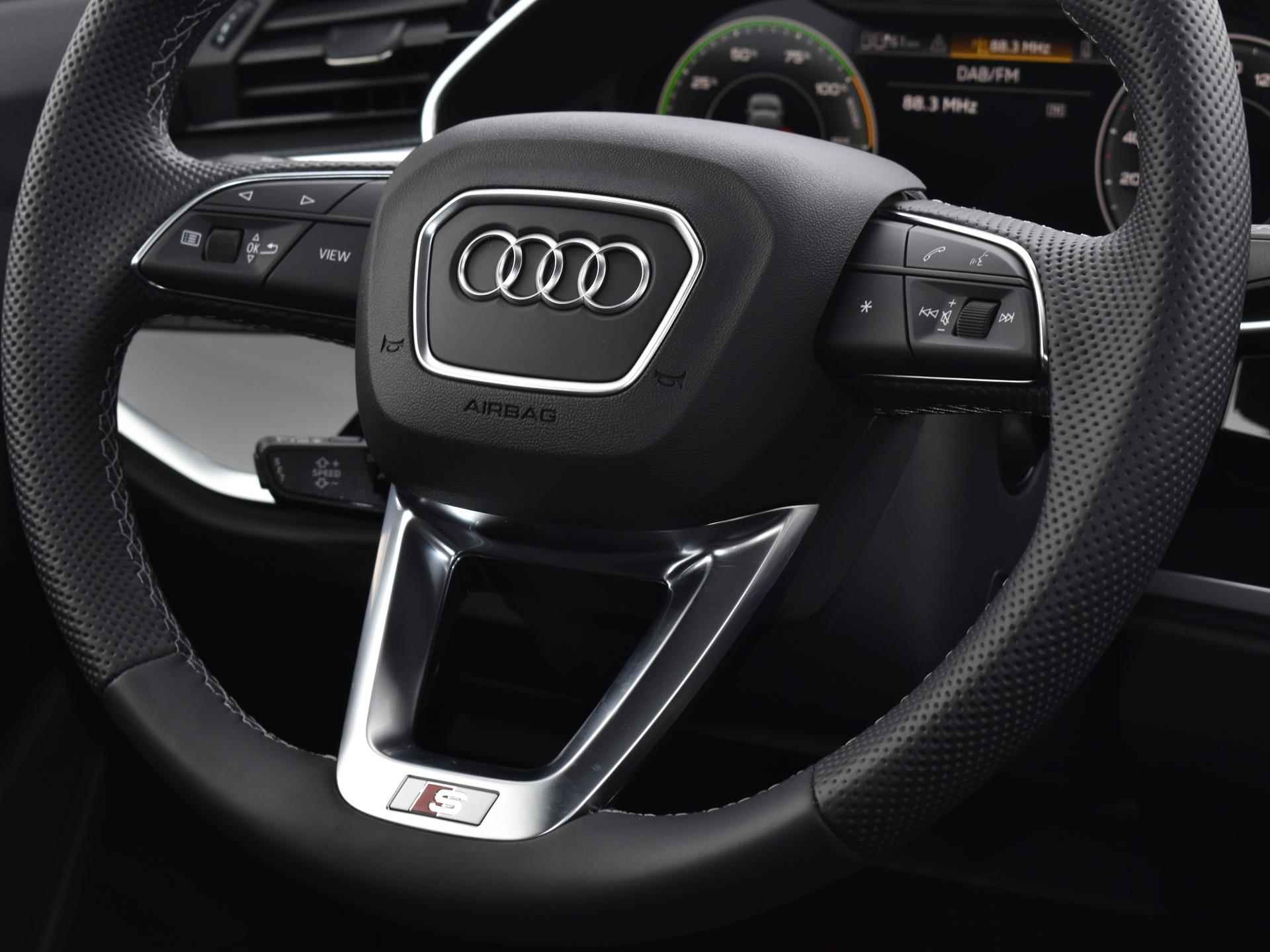 Audi Q3 S edition 45 TFSI e 245 PK · 20'' Velgen · Glazen panorama dak · Lederen bekleding · Assistentiepakket · Sonos · - 22/35