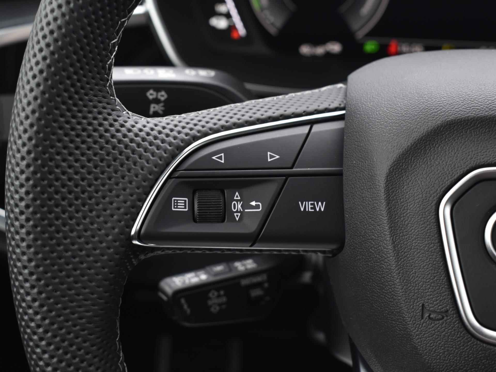 Audi Q3 S edition 45 TFSI e 245 PK · 20'' Velgen · Glazen panorama dak · Lederen bekleding · Assistentiepakket · Sonos · - 26/35