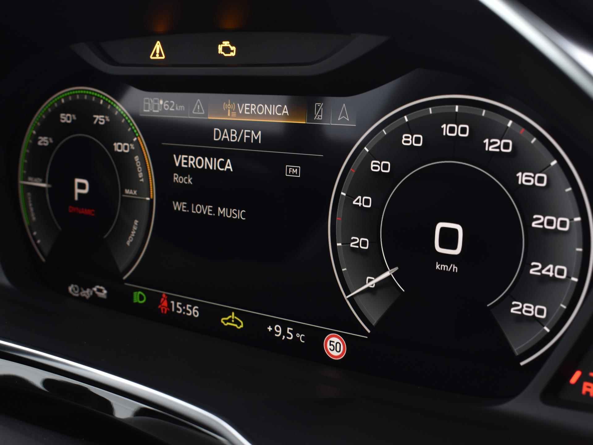 Audi Q3 S edition 45 TFSI e 245 PK · 20'' Velgen · Glazen panorama dak · Lederen bekleding · Assistentiepakket · Sonos · - 27/35