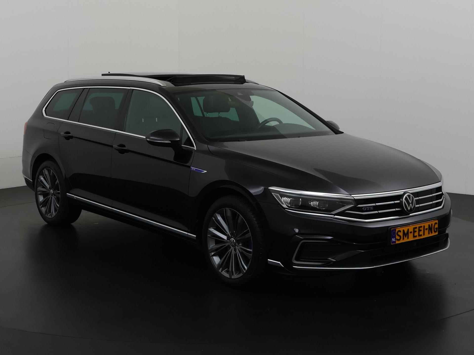 Volkswagen Passat Variant 1.4 TSI PHEV GTE | Panoramadak | Trekhaak | Digital Cockpit | Zondag Open! - 30/45