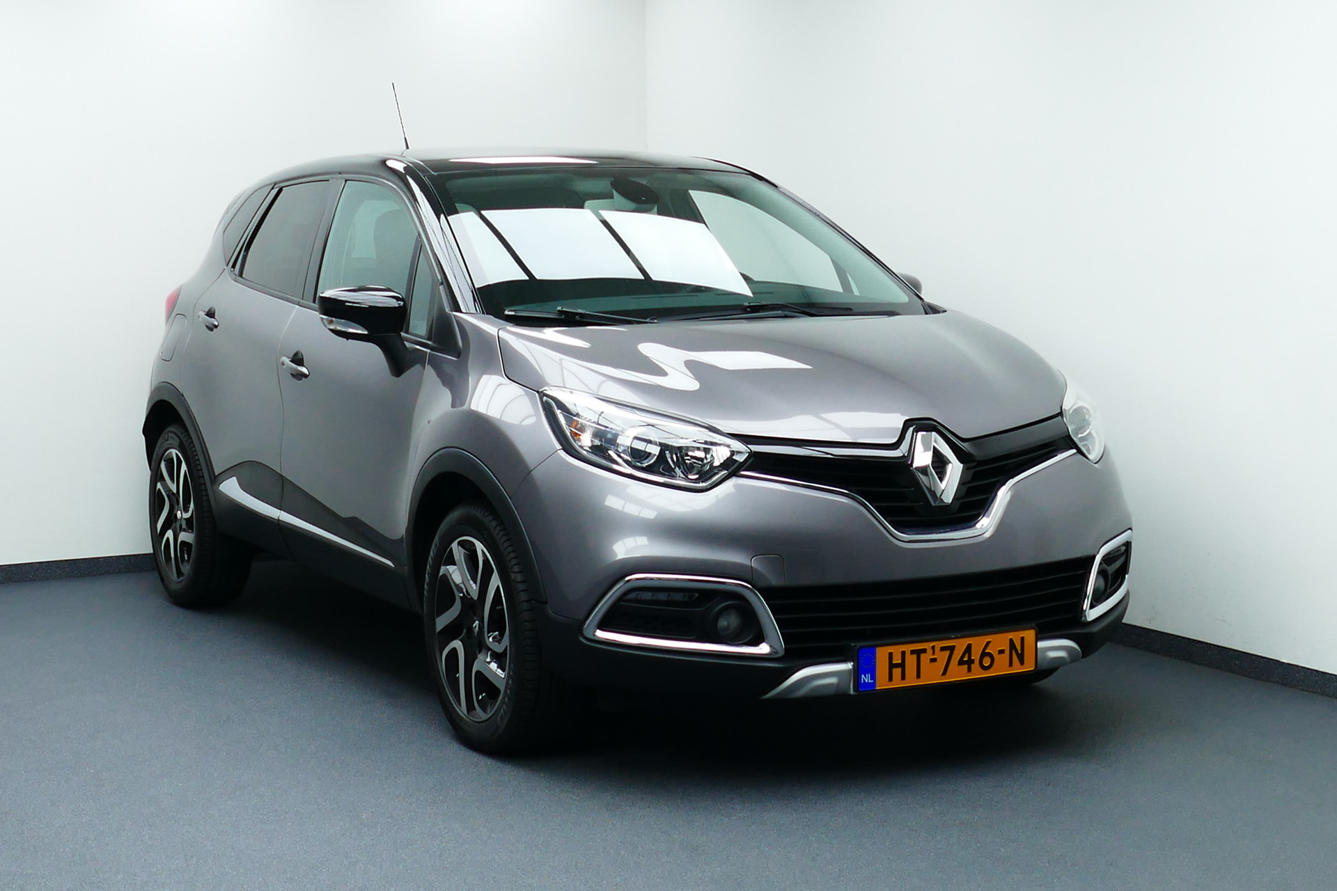 Renault Captur 0.9 TCe Xmod. Zwart Dak, Leer, Stoelverw, Navi, Camera, Clima, 17"LMV, Haak 1200kg