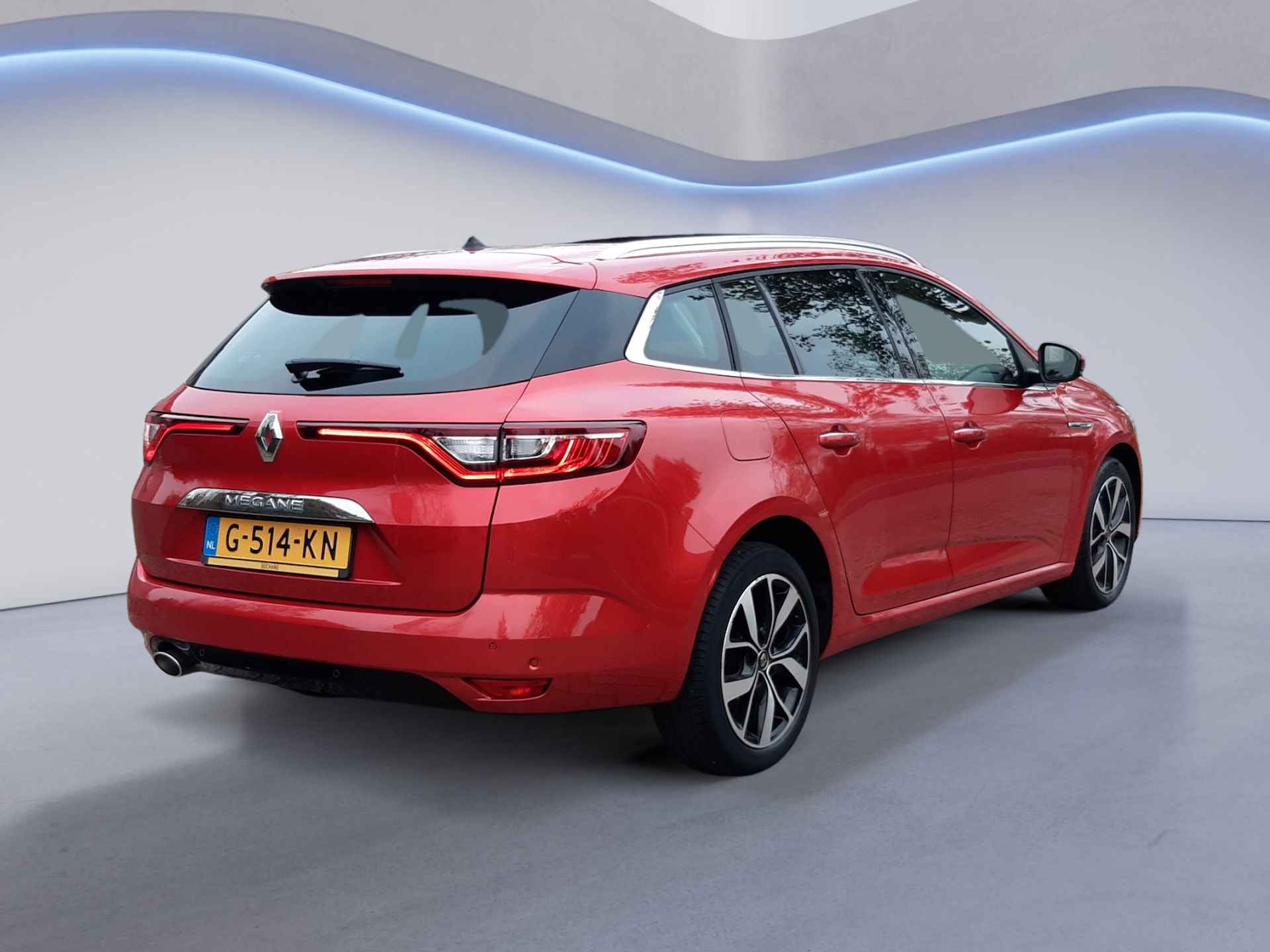 Renault Mégane Estate 1.3 TCe Bose (116 PK) 1e-Eig, Renault-Dealer-Onderh, 12-Mnd-BOVAG, NL-Auto, Leer, Panoramadak, Parelmoer, Navigatie/Apple-Carplay/Android-Auto, Cruisecontrol, Keyless-Entry/Start, Achteruitrijcamera, Parkeersensor Premium-Audio, DAB, Licht-Zicht-Pakket, Lm-Velgen-17Inch, Privacy-Glas - 4/40