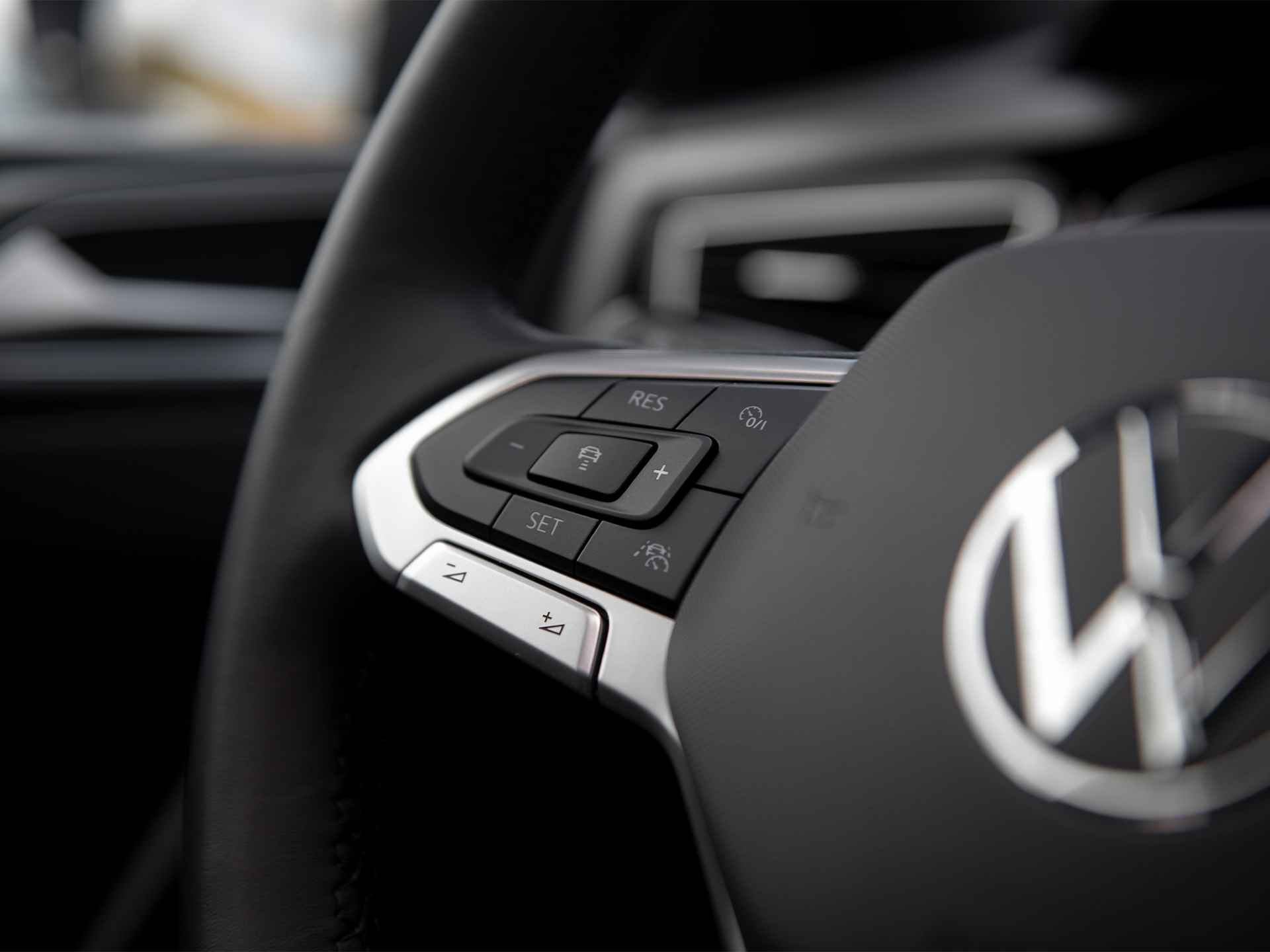 Volkswagen Taigo 1.5TSi DSG R-Line Black Style | Matrix IQ LED | Panorama schuif-/kanteldak | Keyless entry & start | Camera | Sperdiff. | Adaptive Cruise Control | Drive Mode select | Trekhaak afn.kogel | Nw.prijs 2023 € 47.630,- - 10/57