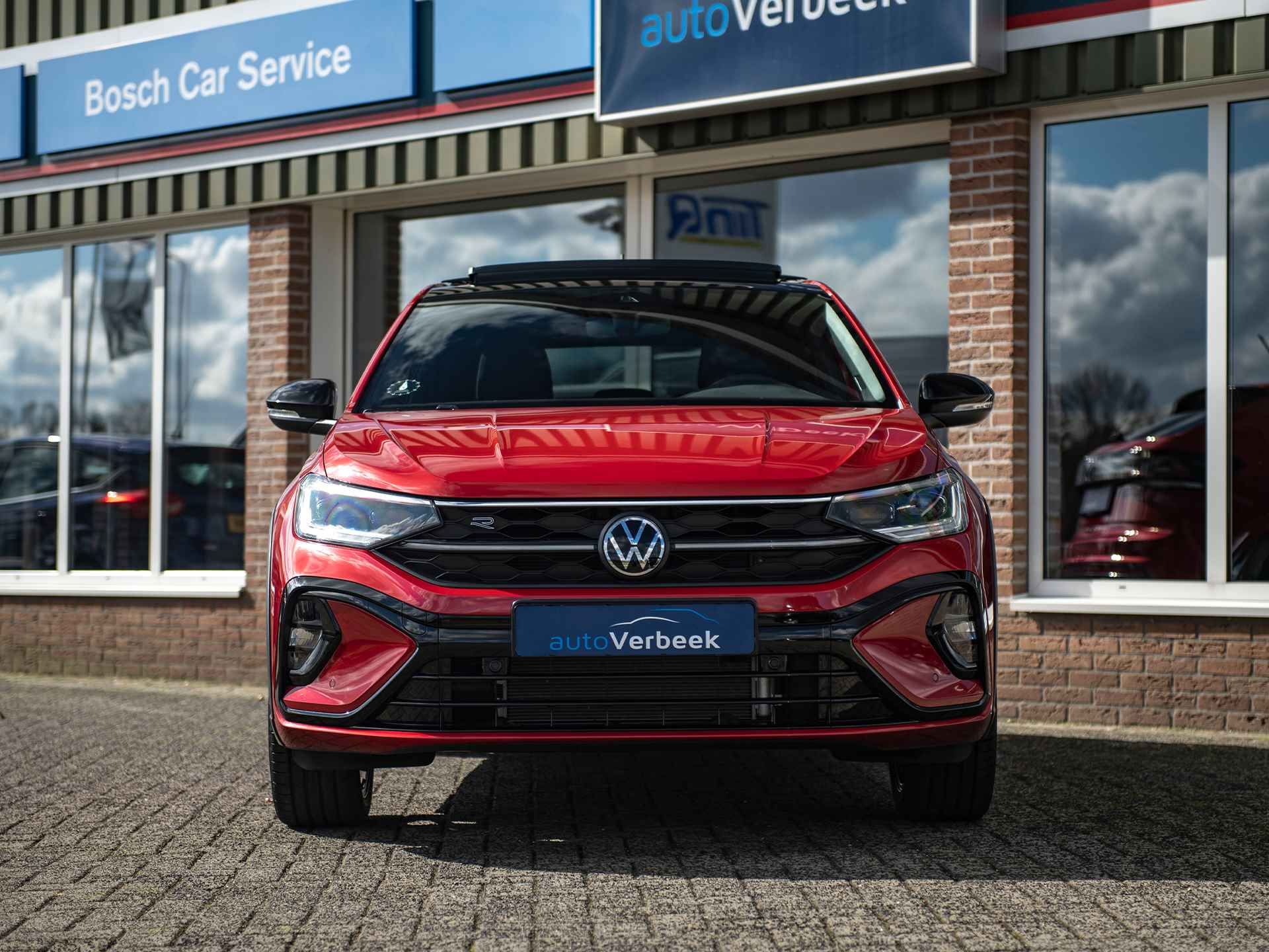 Volkswagen Taigo 1.5TSi DSG R-Line Black Style | Matrix IQ LED | Panorama schuif-/kanteldak | Keyless entry & start | Camera | Sperdiff. | Adaptive Cruise Control | Drive Mode select | Trekhaak afn.kogel | Nw.prijs 2023 € 47.630,- - 15/57