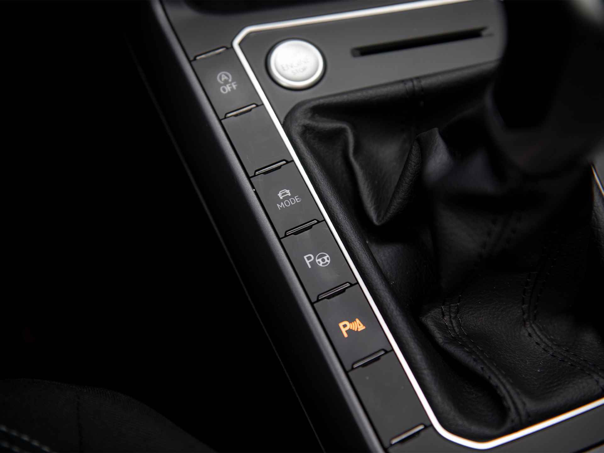 Volkswagen Taigo 1.5TSi DSG R-Line Black Style | Matrix IQ LED | Panorama schuif-/kanteldak | Keyless entry & start | Camera | Sperdiff. | Adaptive Cruise Control | Drive Mode select | Trekhaak afn.kogel | Nw.prijs 2023 € 47.630,- - 40/57