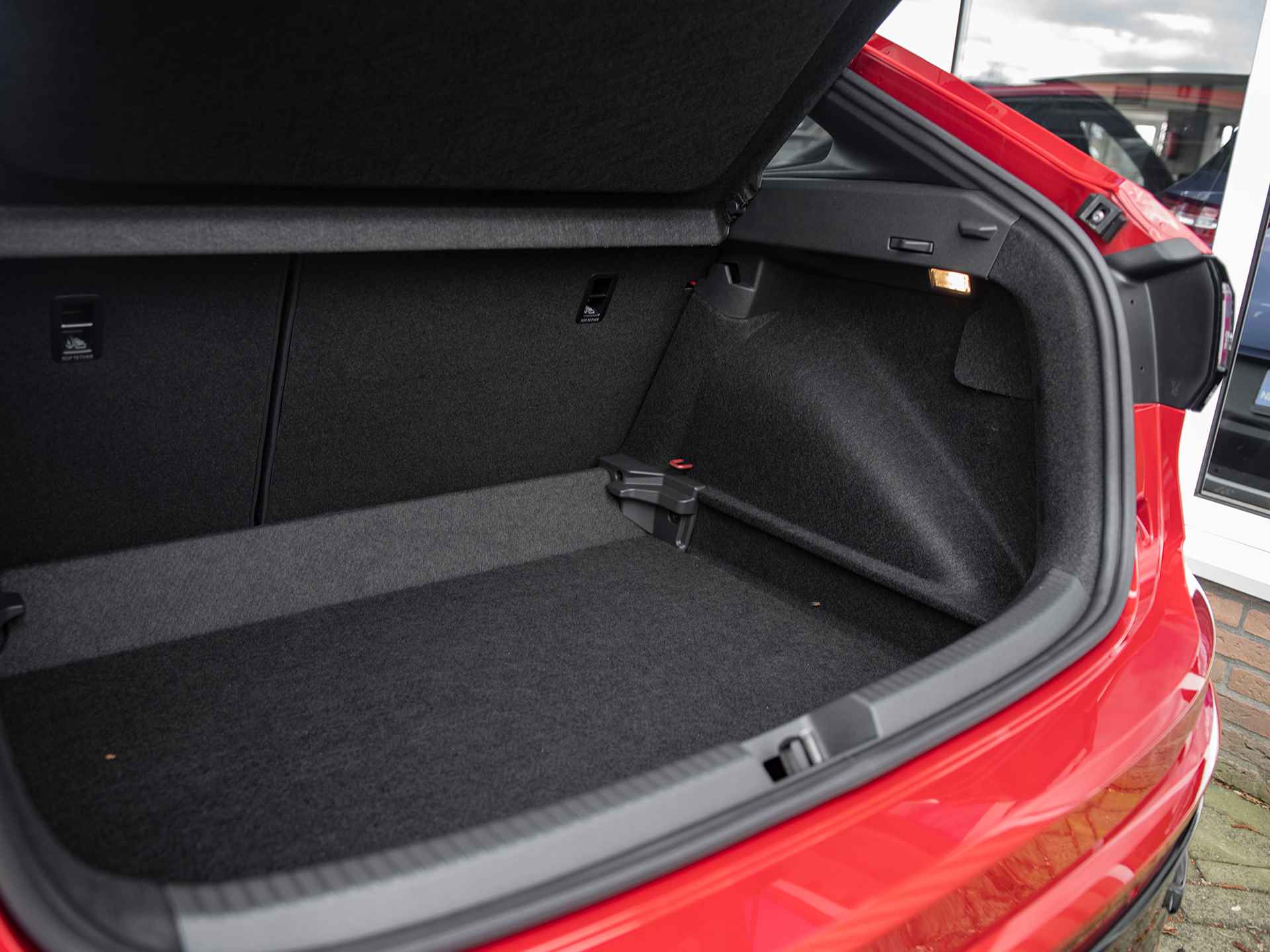 Volkswagen Taigo 1.5TSi DSG R-Line Black Style | Matrix IQ LED | Panorama schuif-/kanteldak | Keyless entry & start | Camera | Sperdiff. | Adaptive Cruise Control | Drive Mode select | Trekhaak afn.kogel | Nw.prijs 2023 € 47.630,- - 50/57