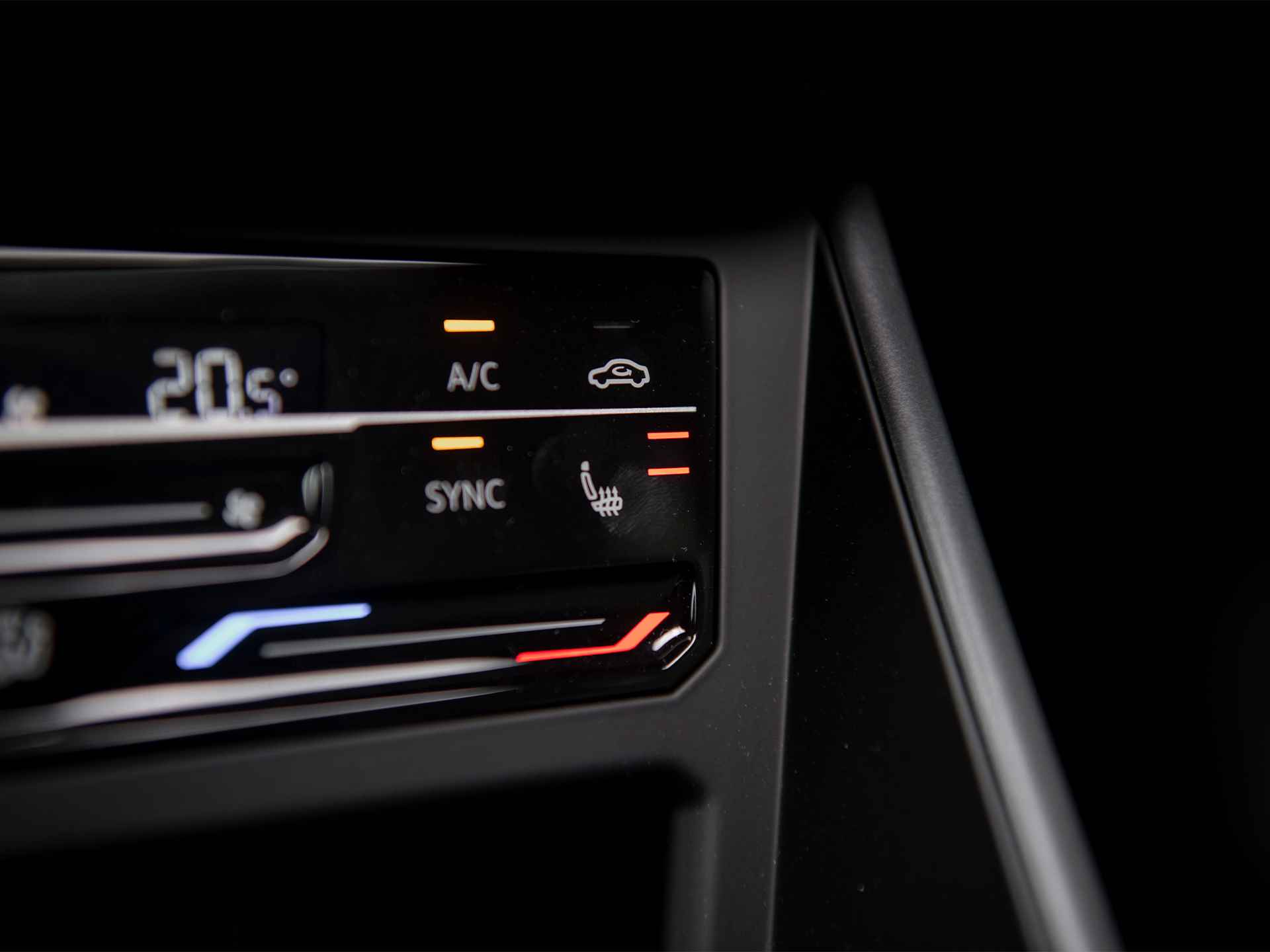 Volkswagen Taigo 1.5TSi DSG R-Line Black Style | Matrix IQ LED | Panorama schuif-/kanteldak | Keyless entry & start | Camera | Sperdiff. | Adaptive Cruise Control | Drive Mode select | Trekhaak afn.kogel | Nw.prijs 2023 € 47.630,- - 52/57