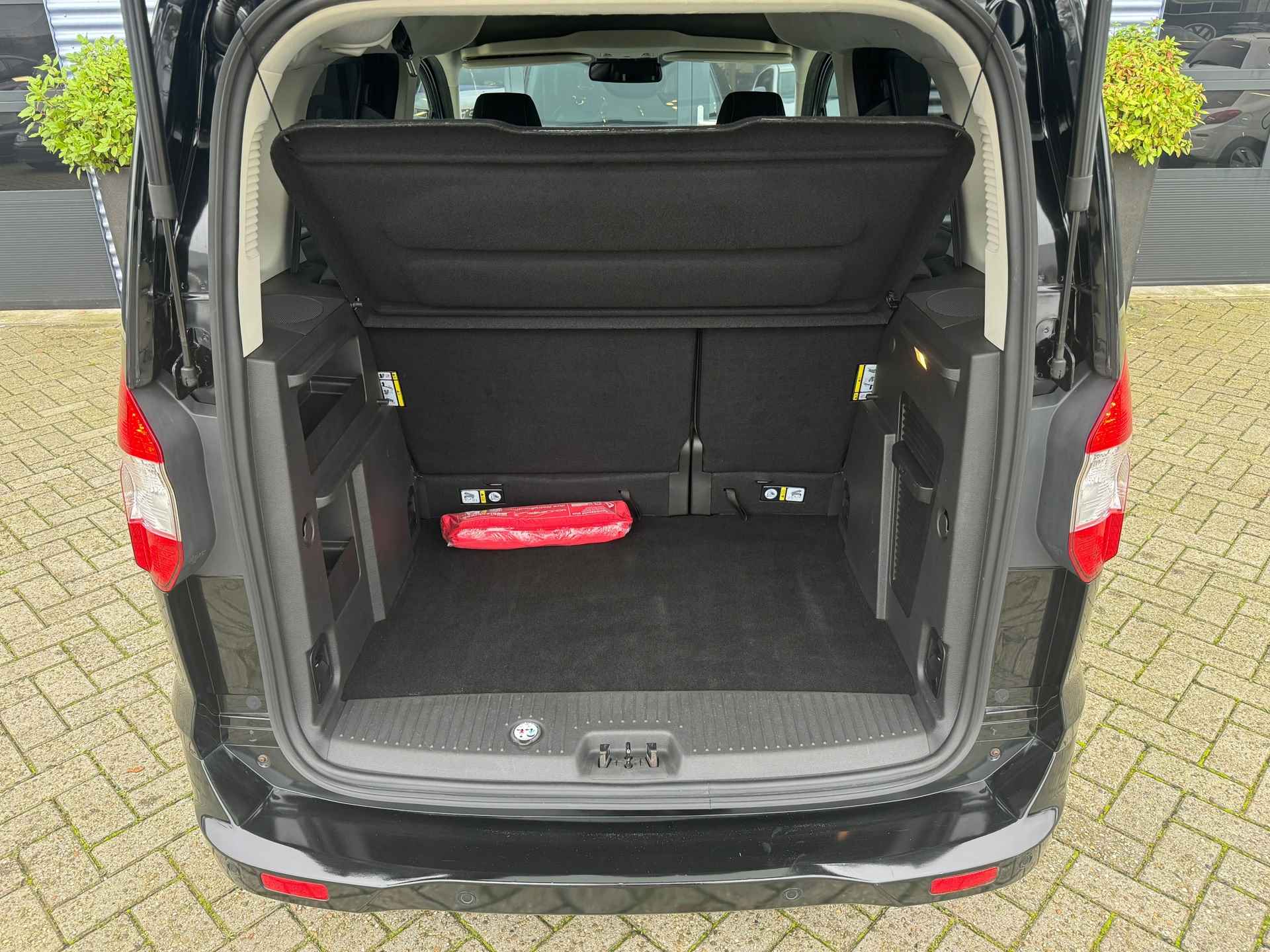 Ford TOURNEO COURIER 1.0 Titanium Airco|Stoelverwarming|Navi|Cruisecontrol|Camera|Apple carplay - 30/35