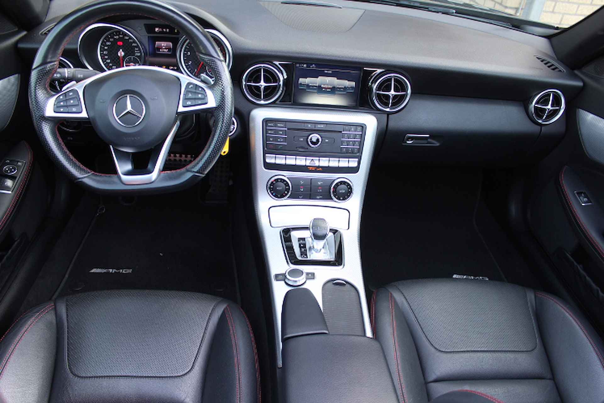 Mercedes-Benz SLC 180 AMG STYLING-PANORAMADAK-AIRSCARF-LED-NAVI-SFEERVERL.-COMPLEET - 8/26