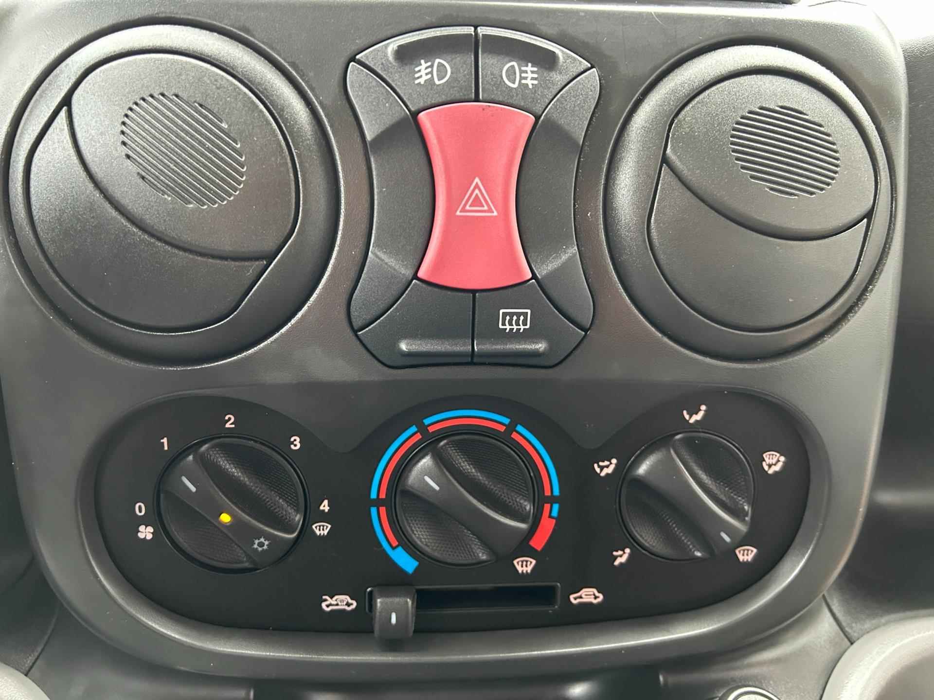 Fiat Doblò 1.4 Family Plus 7 Pers! Airco Schuifdeuren Elek.Pakket Trekhaak Nieuwe APK Nette Staat! - 13/19