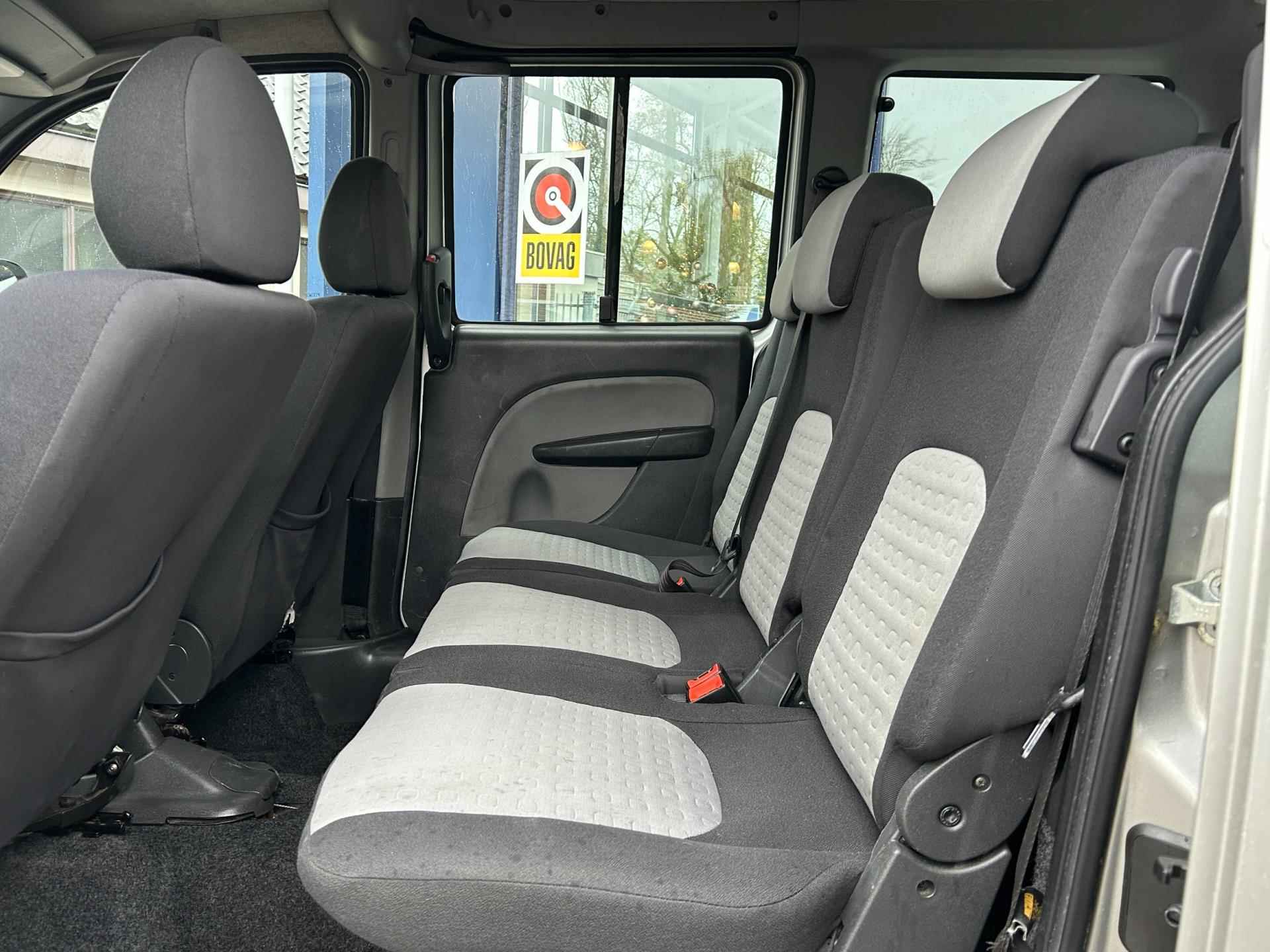 Fiat Doblò 1.4 Family Plus 7 Pers! Airco Schuifdeuren Elek.Pakket Trekhaak Nieuwe APK Nette Staat! - 18/19