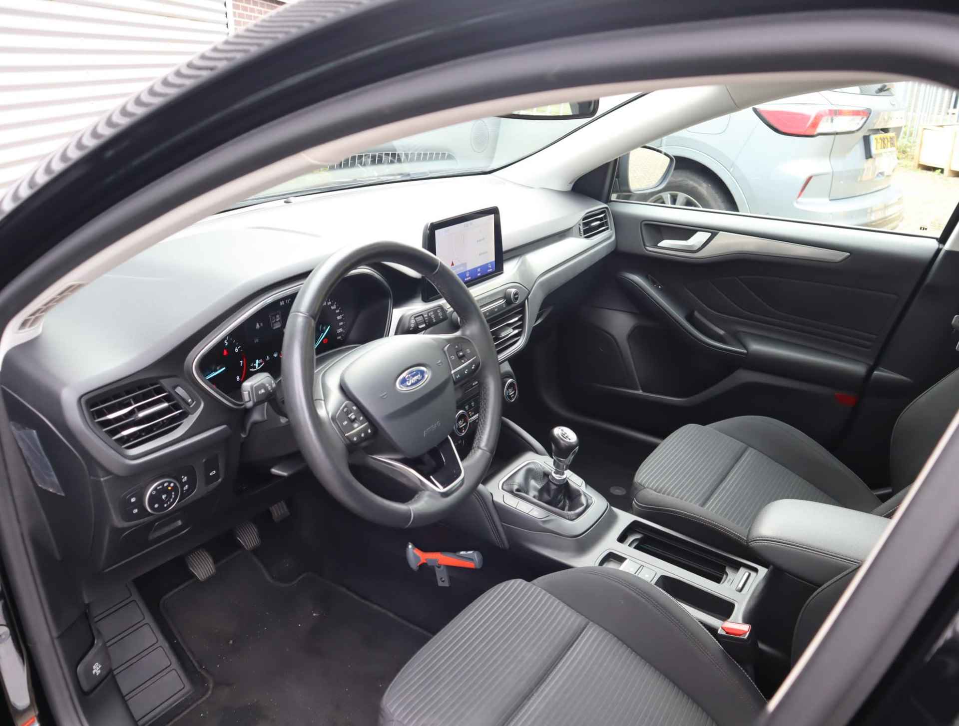Ford Focus Wagon 1.0 EcoBoost Titanium Business | Trekhaak | Panorama-dak | Electrische Achterklep | Camera | Apple Carplay & Android Auto | Keyless | 1ste eigenaar - 10/57