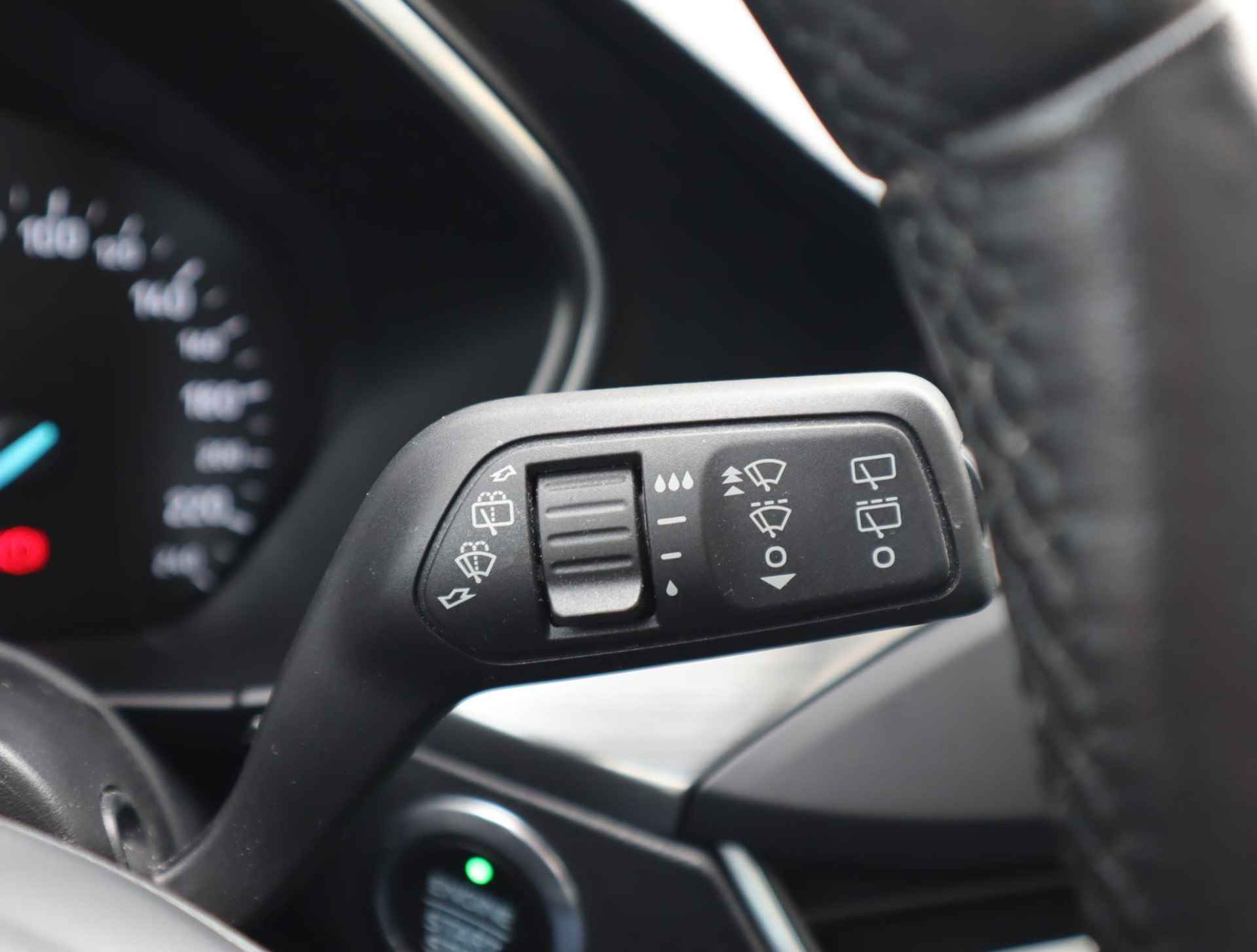 Ford Focus Wagon 1.0 EcoBoost Titanium Business | Trekhaak | Panorama-dak | Electrische Achterklep | Camera | Apple Carplay & Android Auto | Keyless | 1ste eigenaar - 18/57