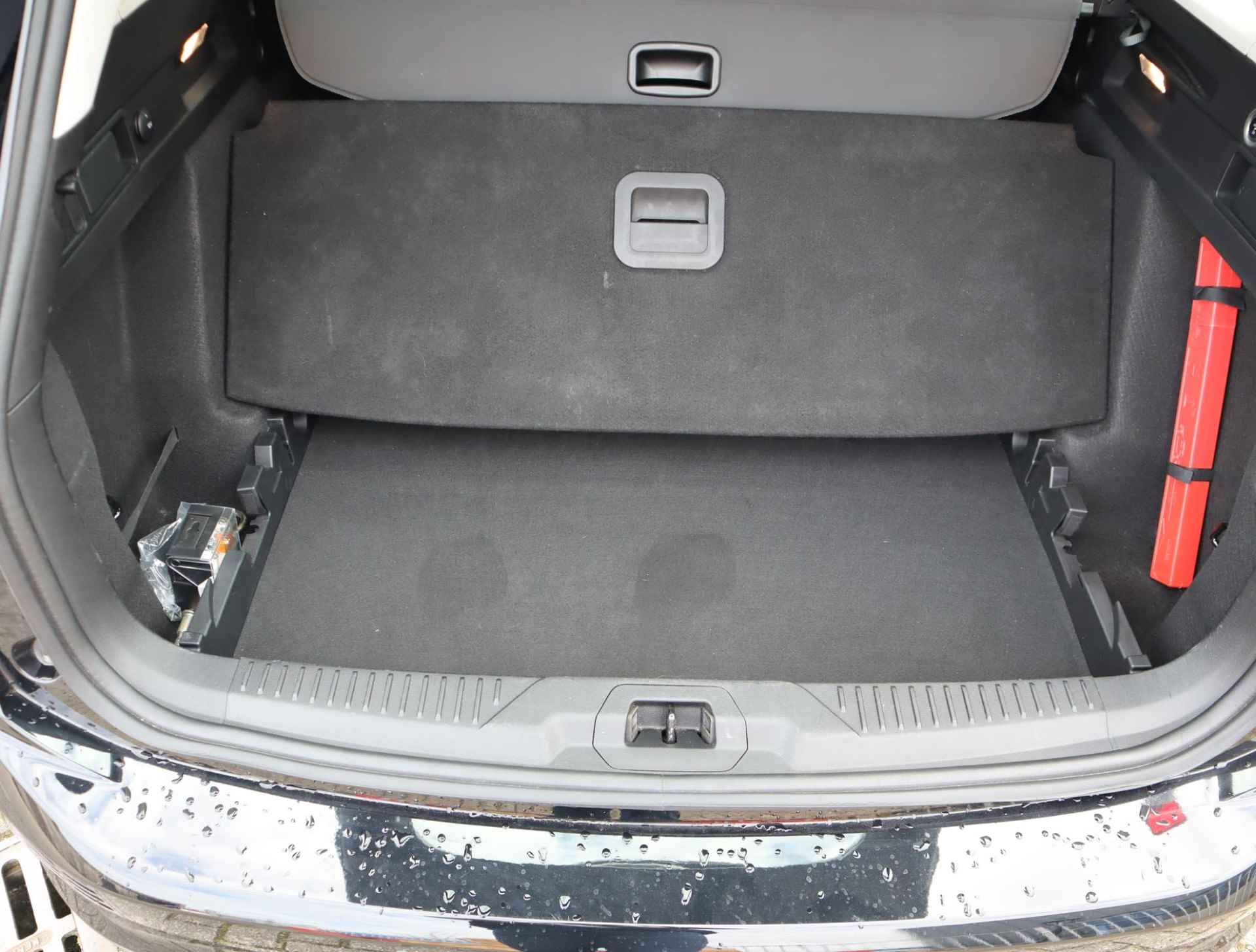 Ford Focus Wagon 1.0 EcoBoost Titanium Business | Trekhaak | Panorama-dak | Electrische Achterklep | Camera | Apple Carplay & Android Auto | Keyless | 1ste eigenaar - 38/57