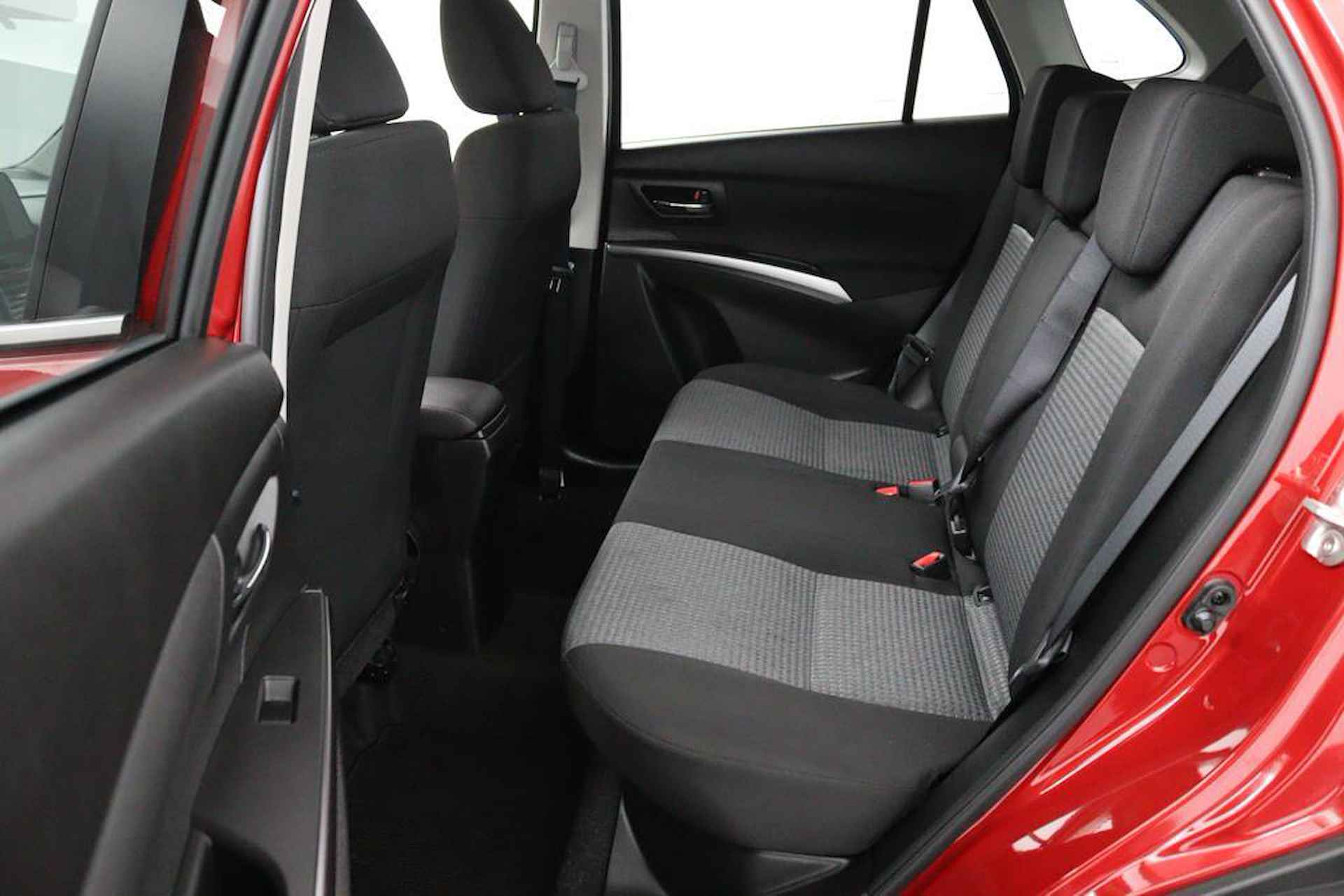 Suzuki S-Cross 1.5 Hybrid Select | Automaat | Apple Carplay | Android Auto | Parkeersensoren Rondom | Dodehoek Detectie | Suzuki Safety Sense | - 12/51