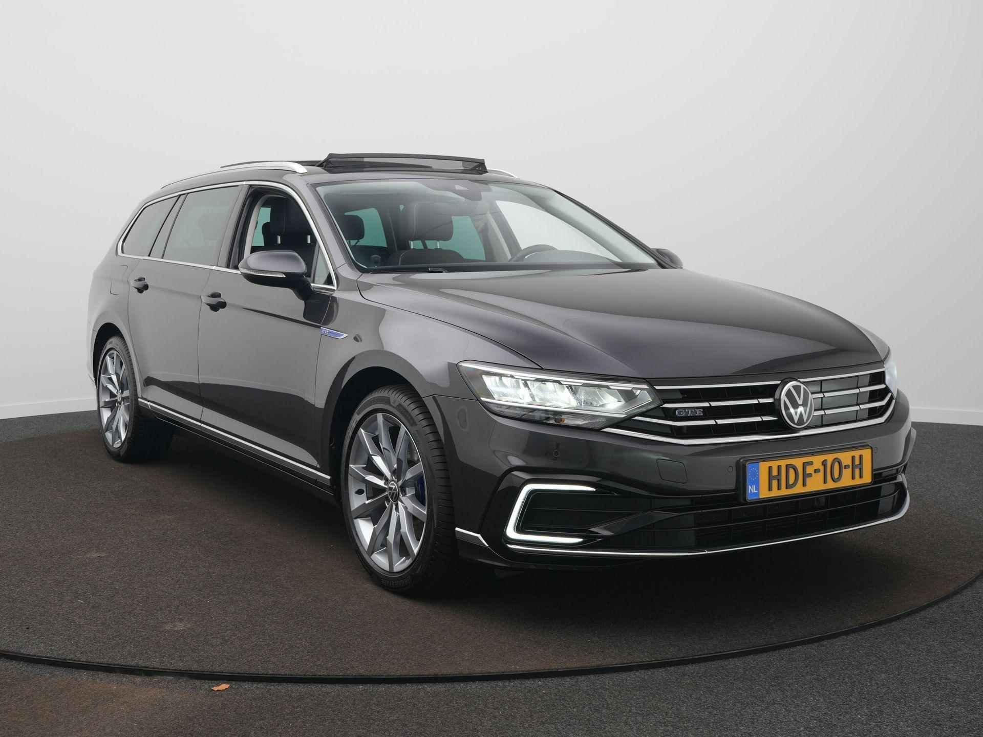 Volkswagen Passat Variant 1.4 TSI PHEV GTE Business DSG / Panoramadak / Leer / Virtual cockpit / Achteruitrijcamera - 3/60