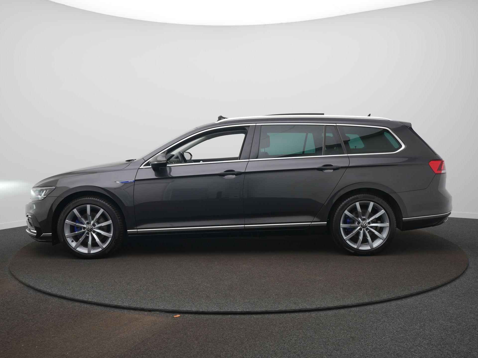 Volkswagen Passat Variant 1.4 TSI PHEV GTE Business DSG / Panoramadak / Leer / Virtual cockpit / Achteruitrijcamera - 8/60