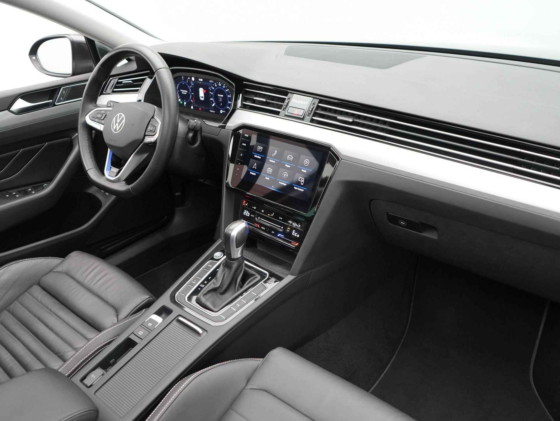 Volkswagen Passat Variant 1.4 TSI PHEV GTE Business DSG / Panoramadak / Leer / Virtual cockpit / Achteruitrijcamera - 46/60