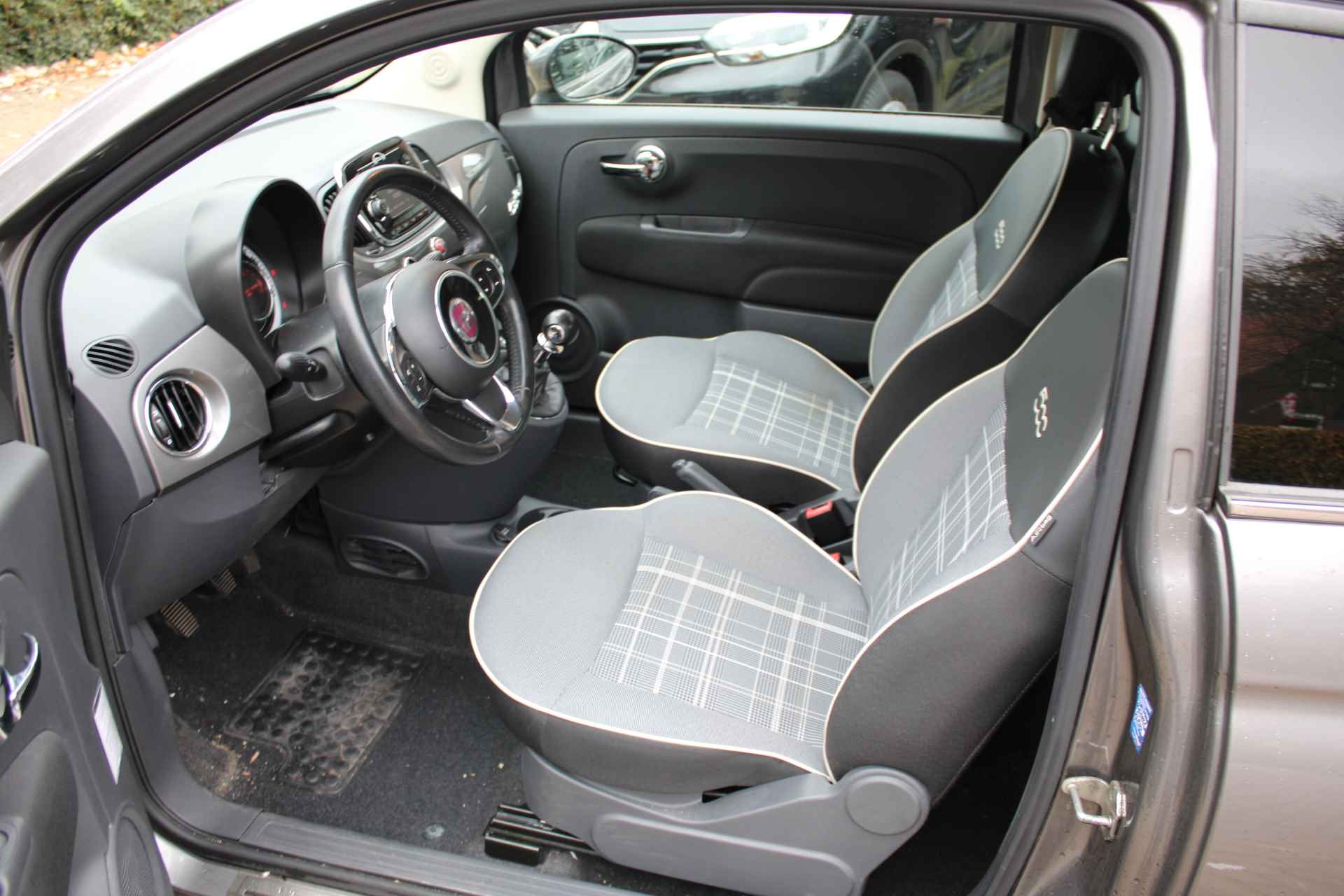 Fiat 500C 0.9 TwinAir Turbo Cabrio Lounge + 15"/ Clima/ Navi/ Bluetooth - 11/42