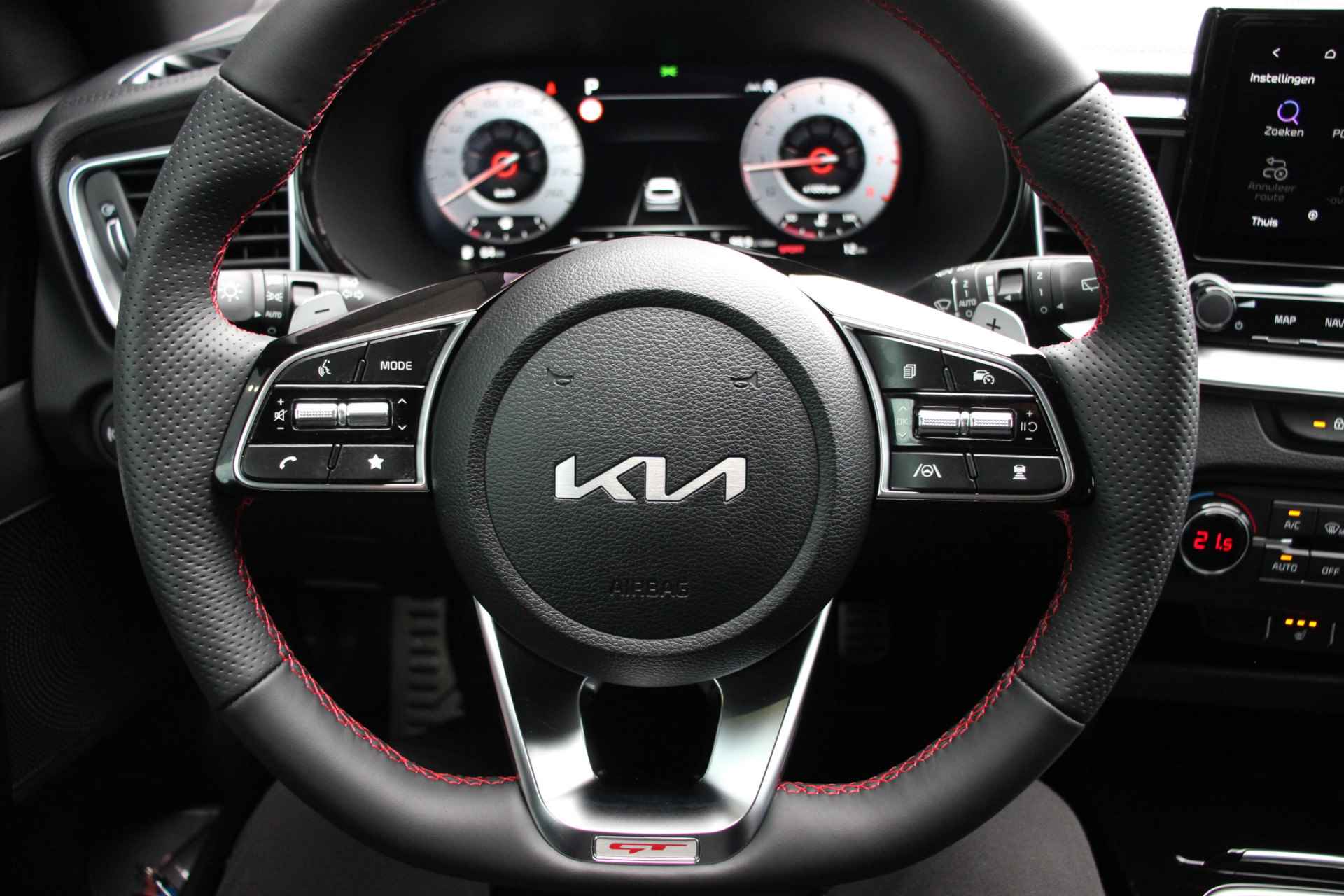 Kia ProCeed 1.6 T-GDi GT | DIRECT LEVERBAAR | 204PK | Panoramadak | JBL | Memory Seats - 14/33