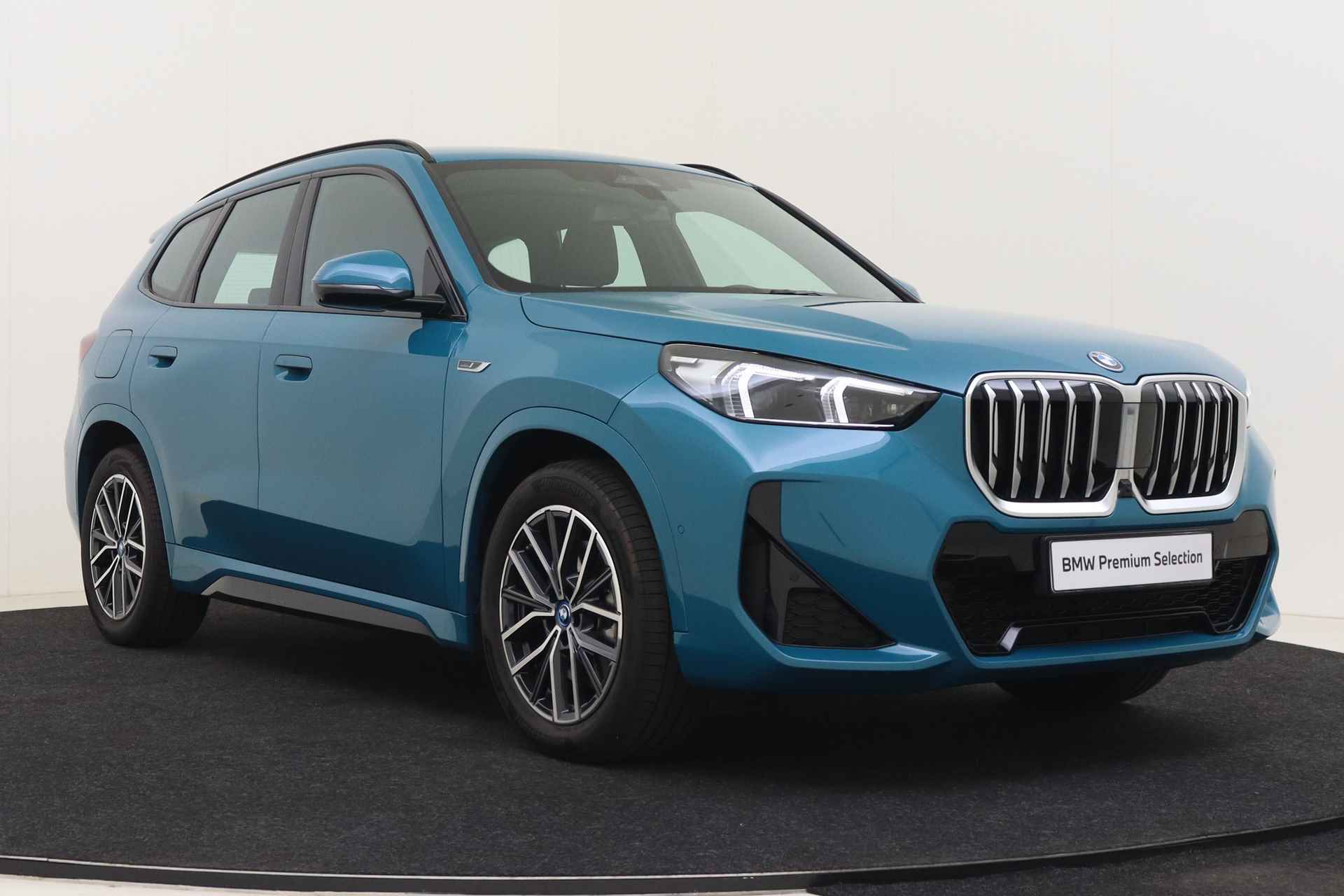 BMW X1 xDrive30e High Executive M Sport Automaat / Adaptief M Onderstel / Sportstoelen / Adaptieve LED / Parking Assistant Plus / Comfort Access / Head-Up - 14/57