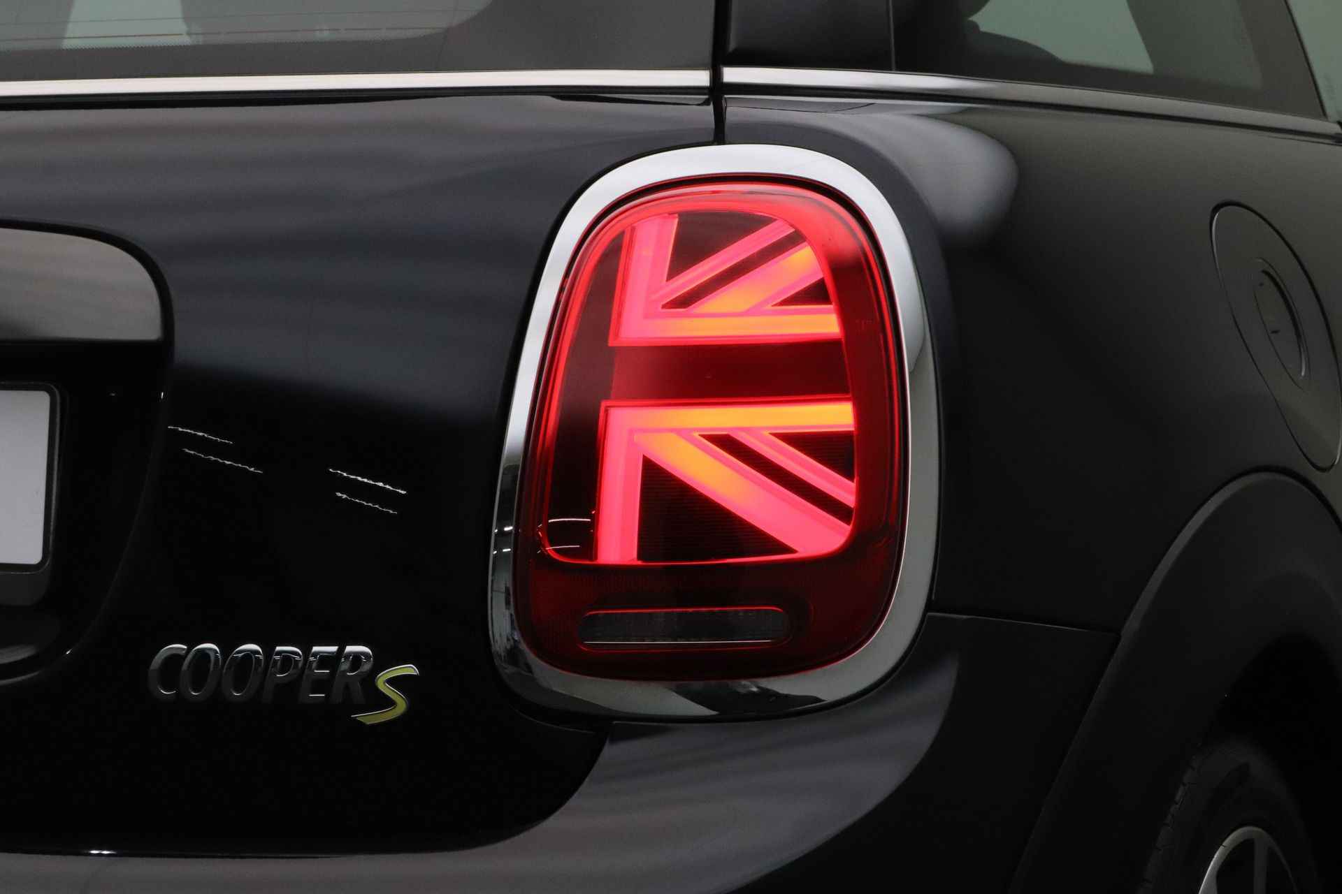 MINI Electric Yours 33 kWh | Panoramadak | Head Up Display | Achteruitrij Camera | Head Up Display | - 7/27