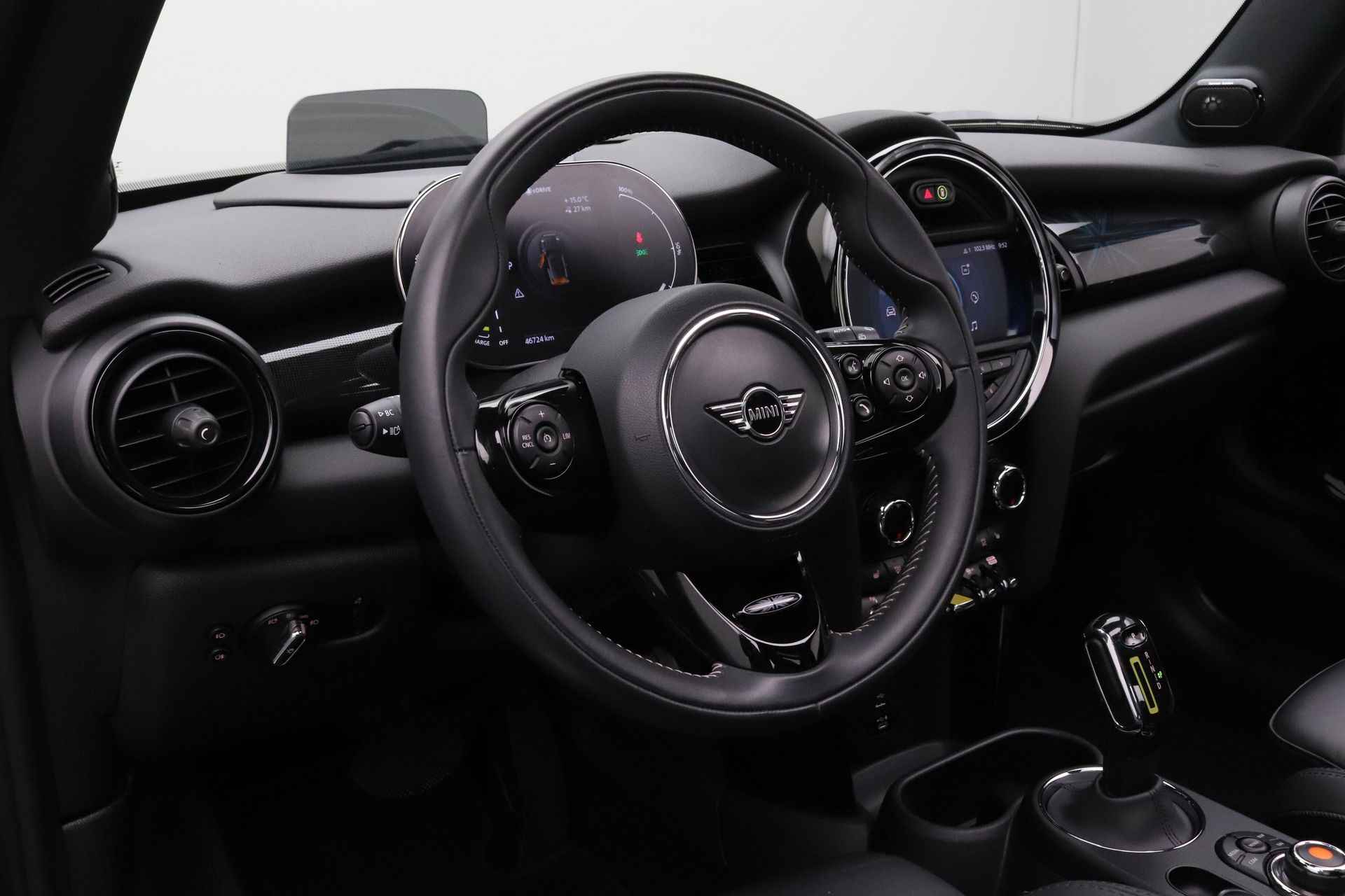 MINI Electric Yours 33 kWh | Panoramadak | Head Up Display | Achteruitrij Camera | Head Up Display | - 16/27