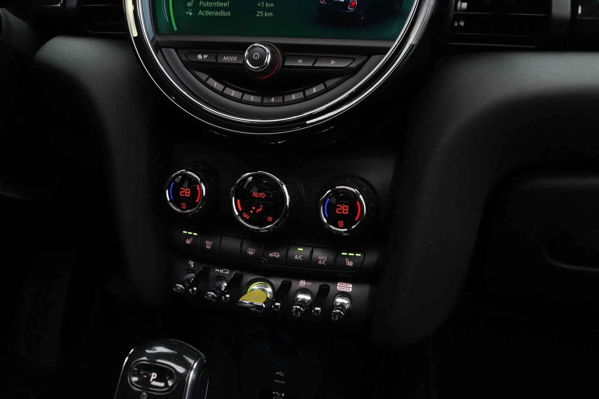 MINI Electric Yours 33 kWh | Panoramadak | Head Up Display | Achteruitrij Camera | Head Up Display | - 22/27