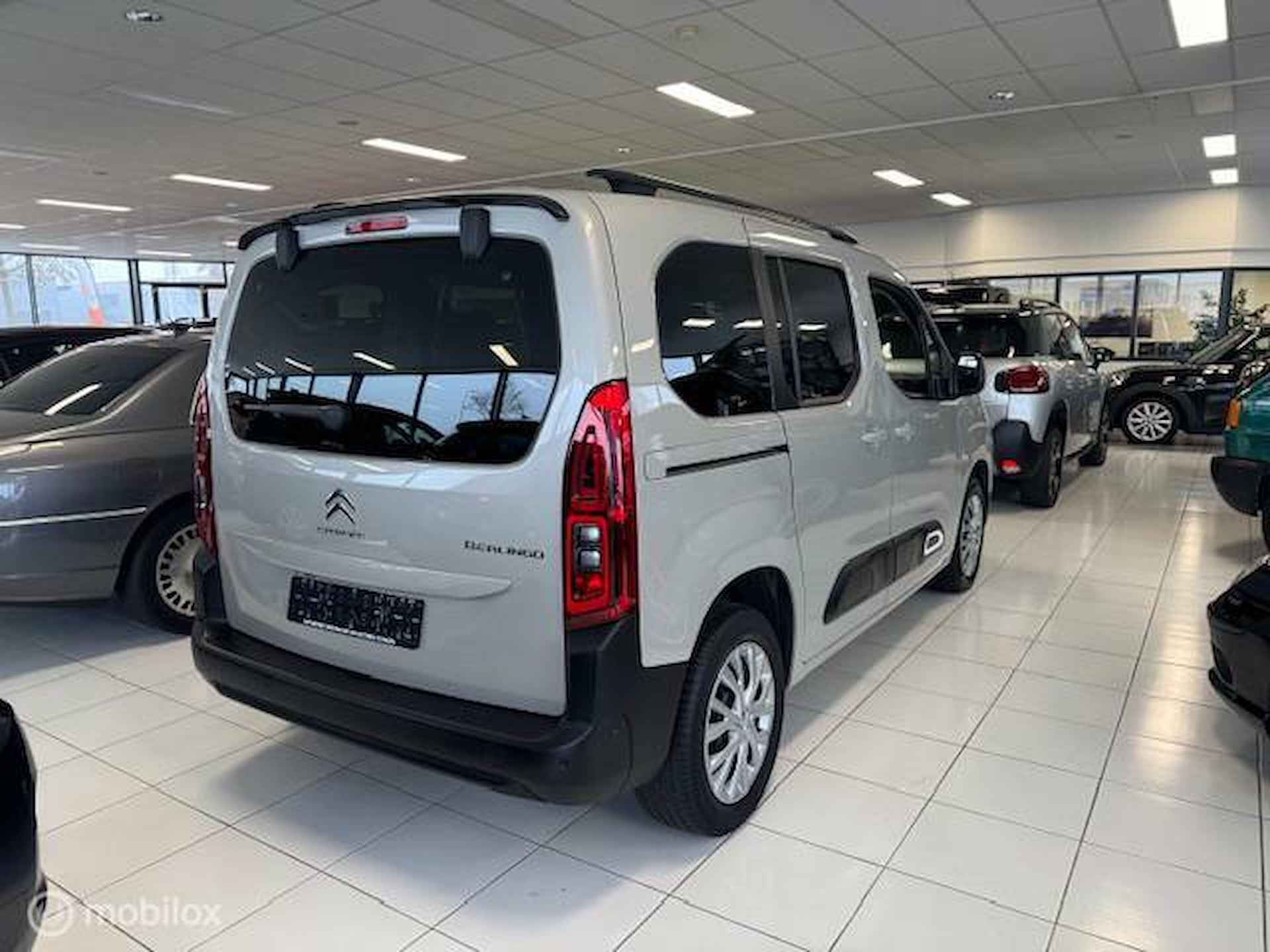 Citroen Berlingo 130pk Shine I Automaat I Navigatie I Camera - 2/3