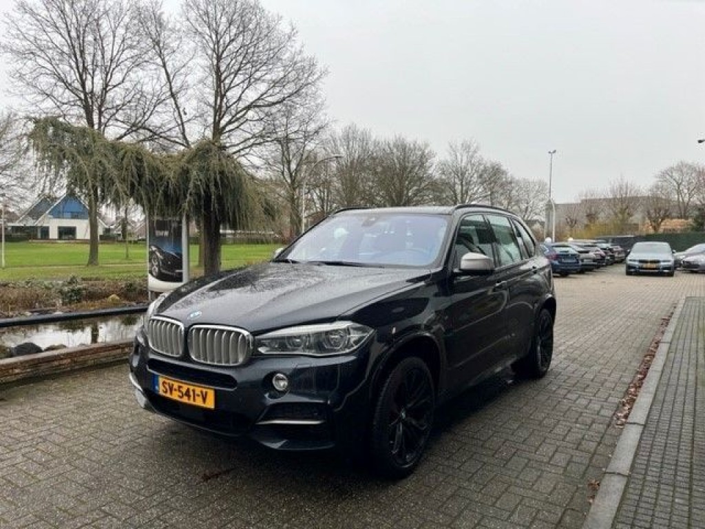 BMW X5 M50D Pano - Bang Olufsen - Trekhaak - BTW bij viaBOVAG.nl