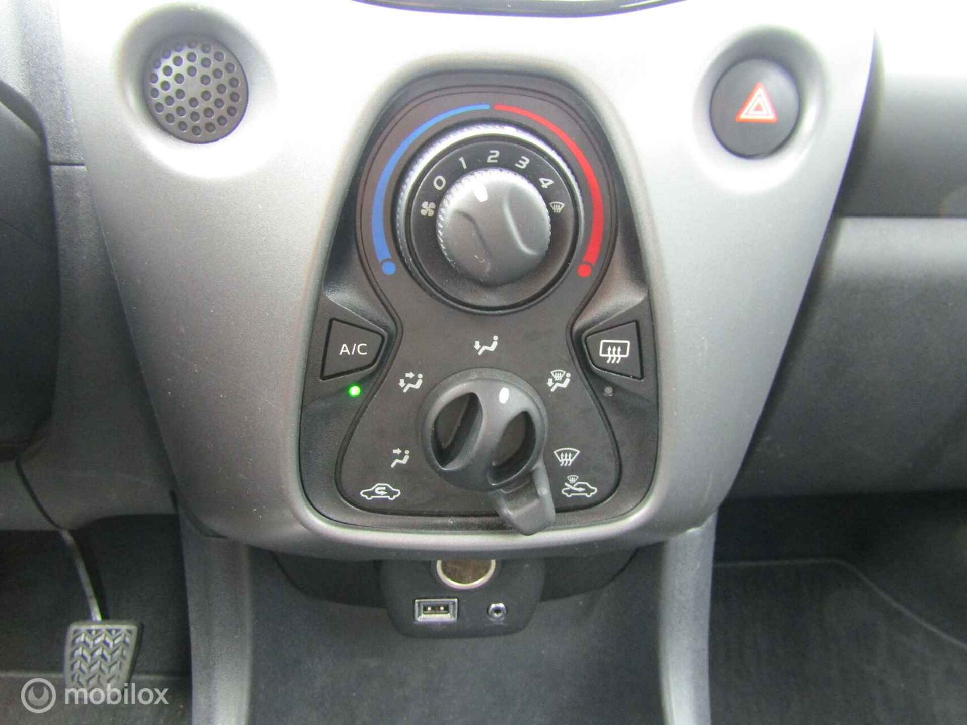 Toyota Aygo 1.0 VVT-i x-play | Airco, Camera, lichtmetalen velgen - 15/21