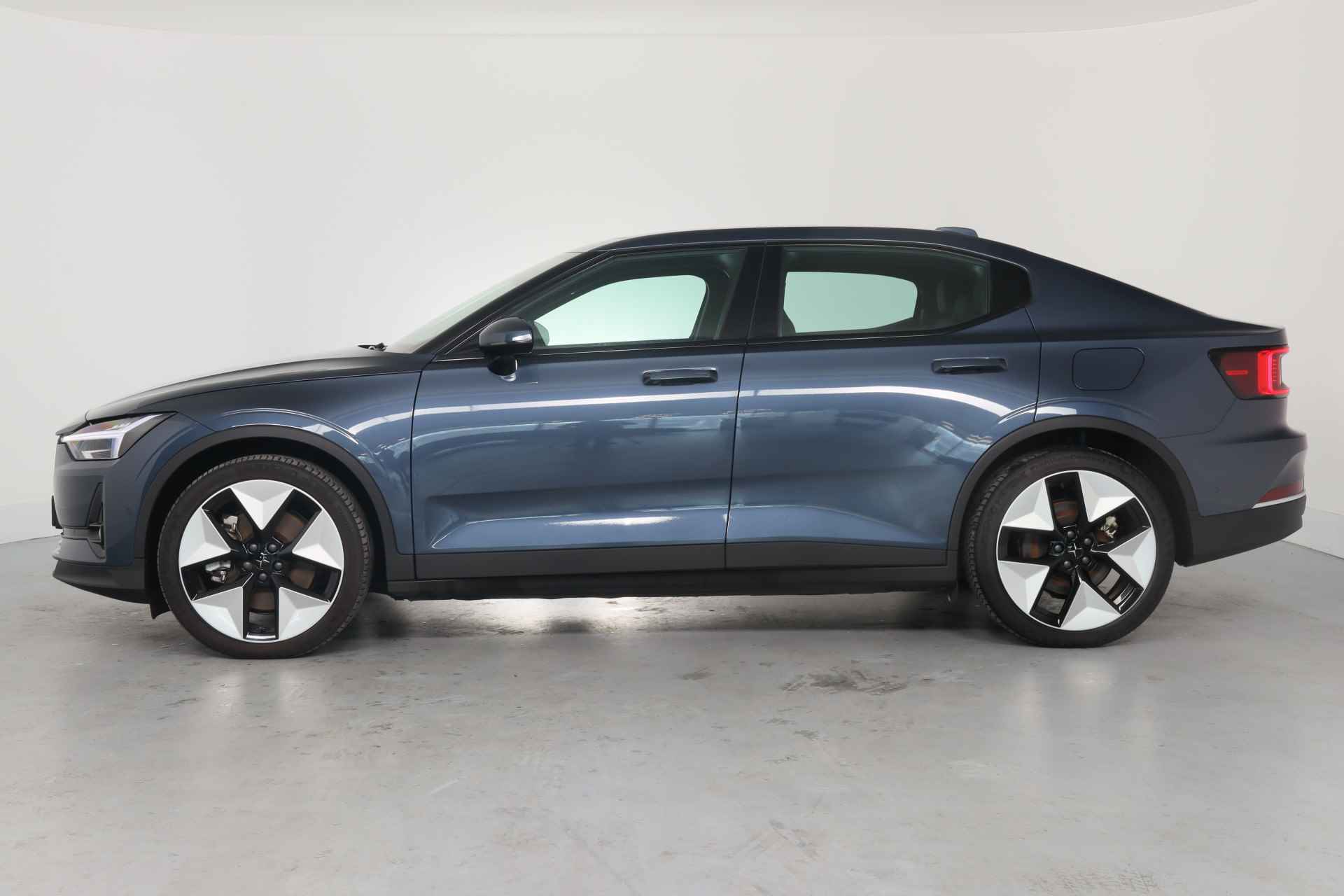 Polestar 2 Standard Range Single Motor 69 kWh | Panoramadak | Elektr Stoel + Mem | Stoel-/Stuurverwarming | 360 Camera | Harman/Kardon | El - 5/36