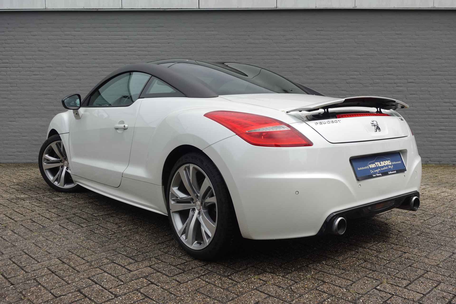 Peugeot RCZ 1.6 THP GT-line | 200pk | XENON | NAV | JBL | STOELVW | LAGE KM!! - 2/35